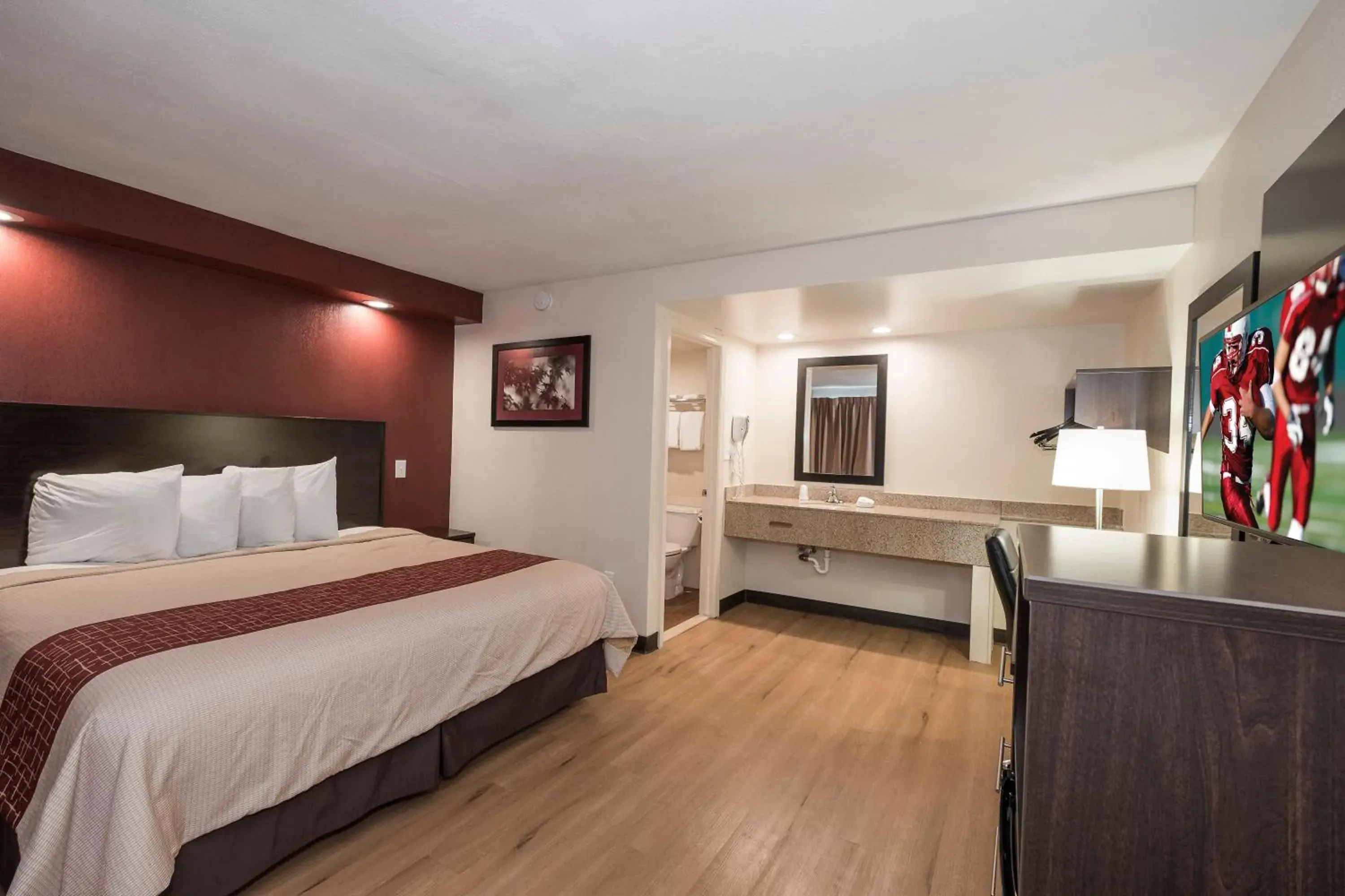 Standard King Room Non-Smoking in Red Roof Inn Wildwood – Cape May/Rio Grande Standard King Room Non-Smoking in Red Roof Inn Wildwood – Cape May/Rio Grande