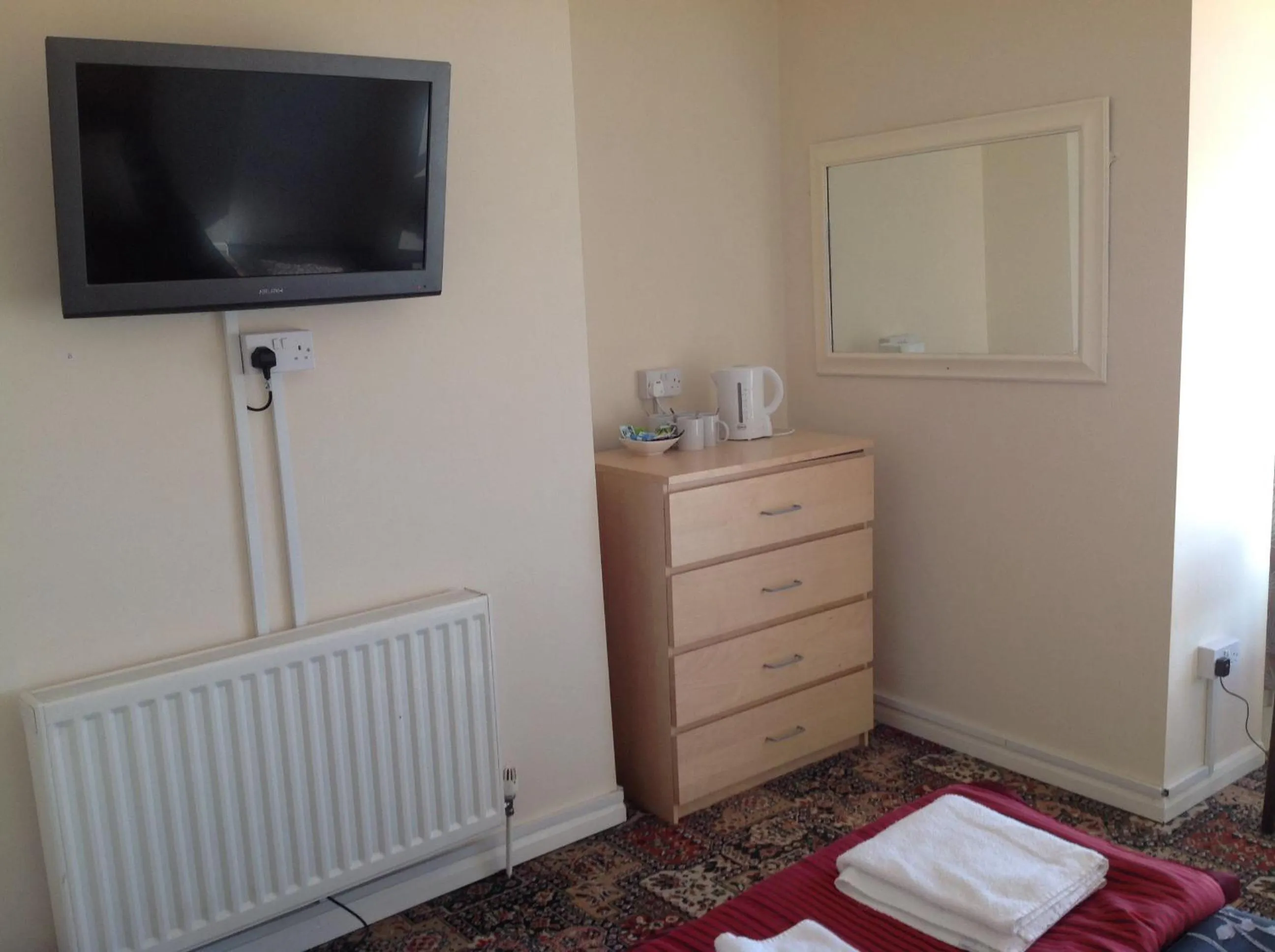 TV and multimedia in Cowley Hotel