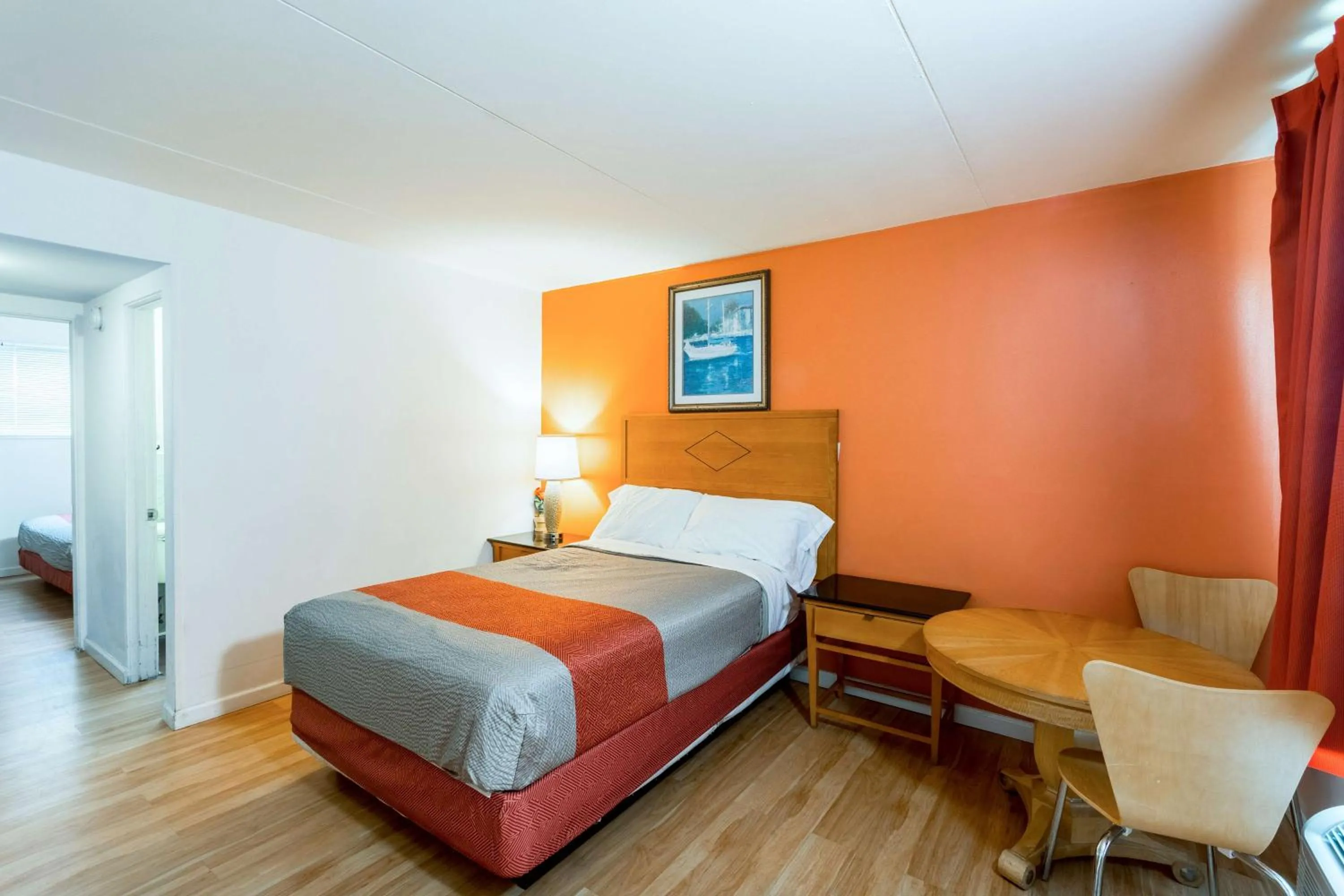 Photo of the whole room in Flamingo Motel