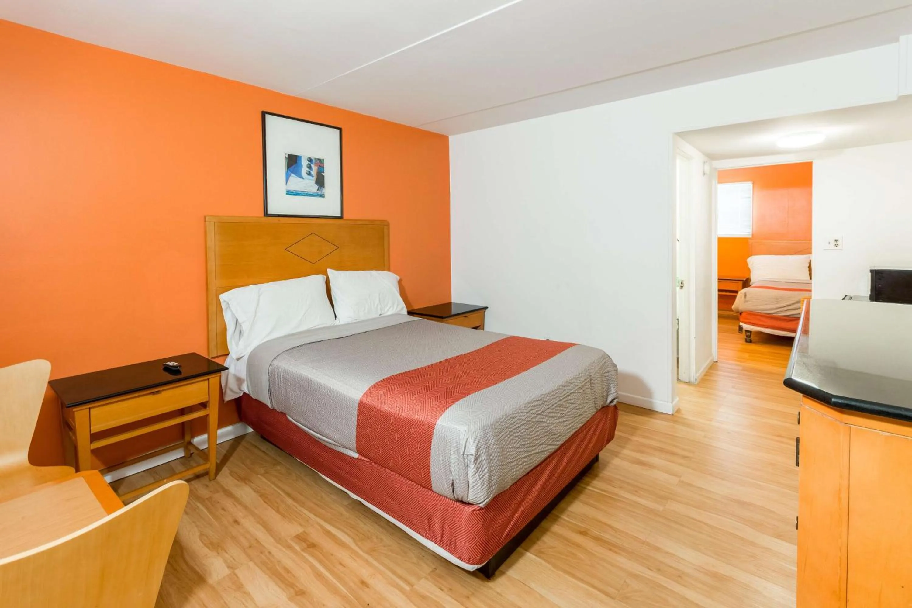 Photo of the whole room in Flamingo Motel