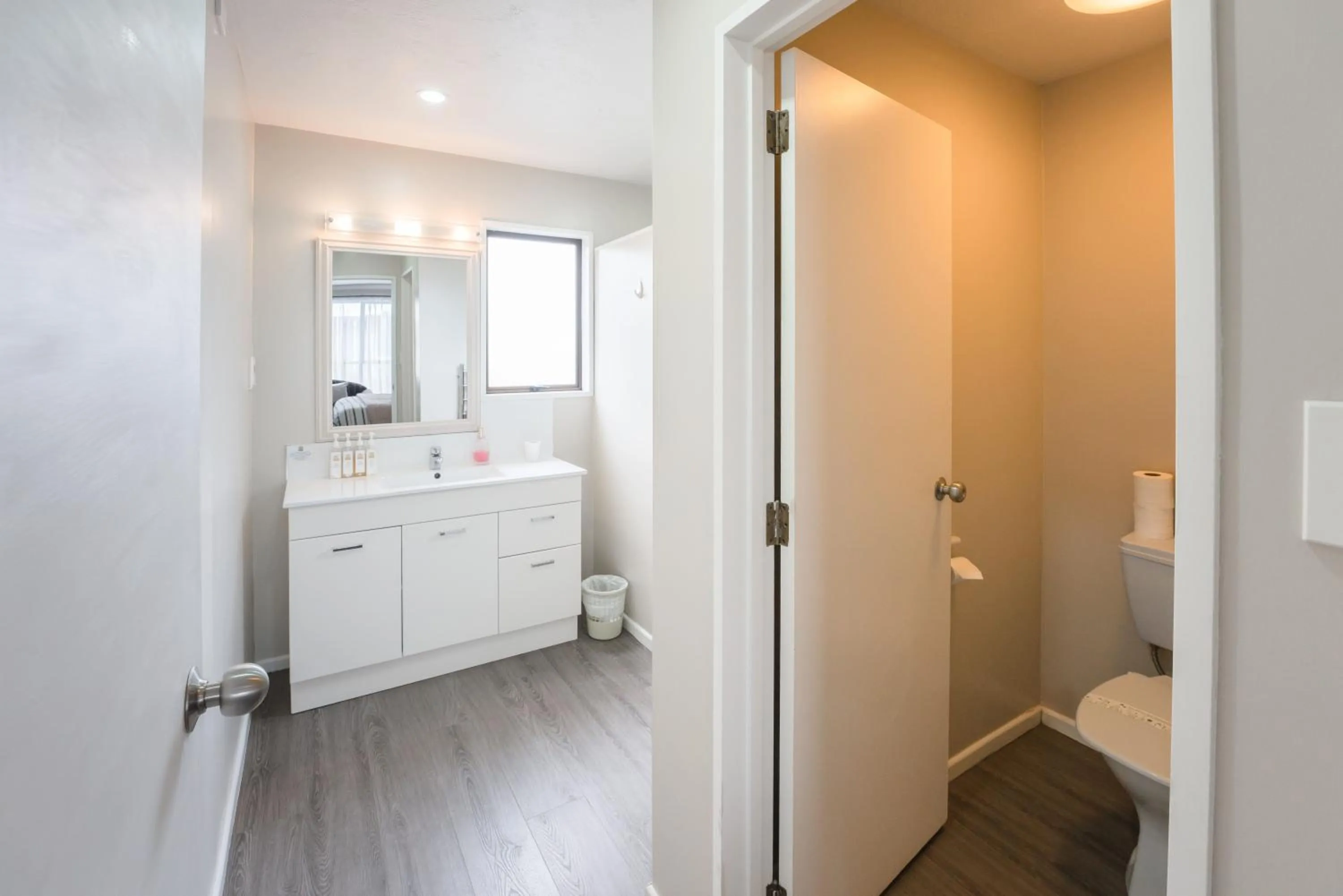 Shower in Strathern Motor Lodge