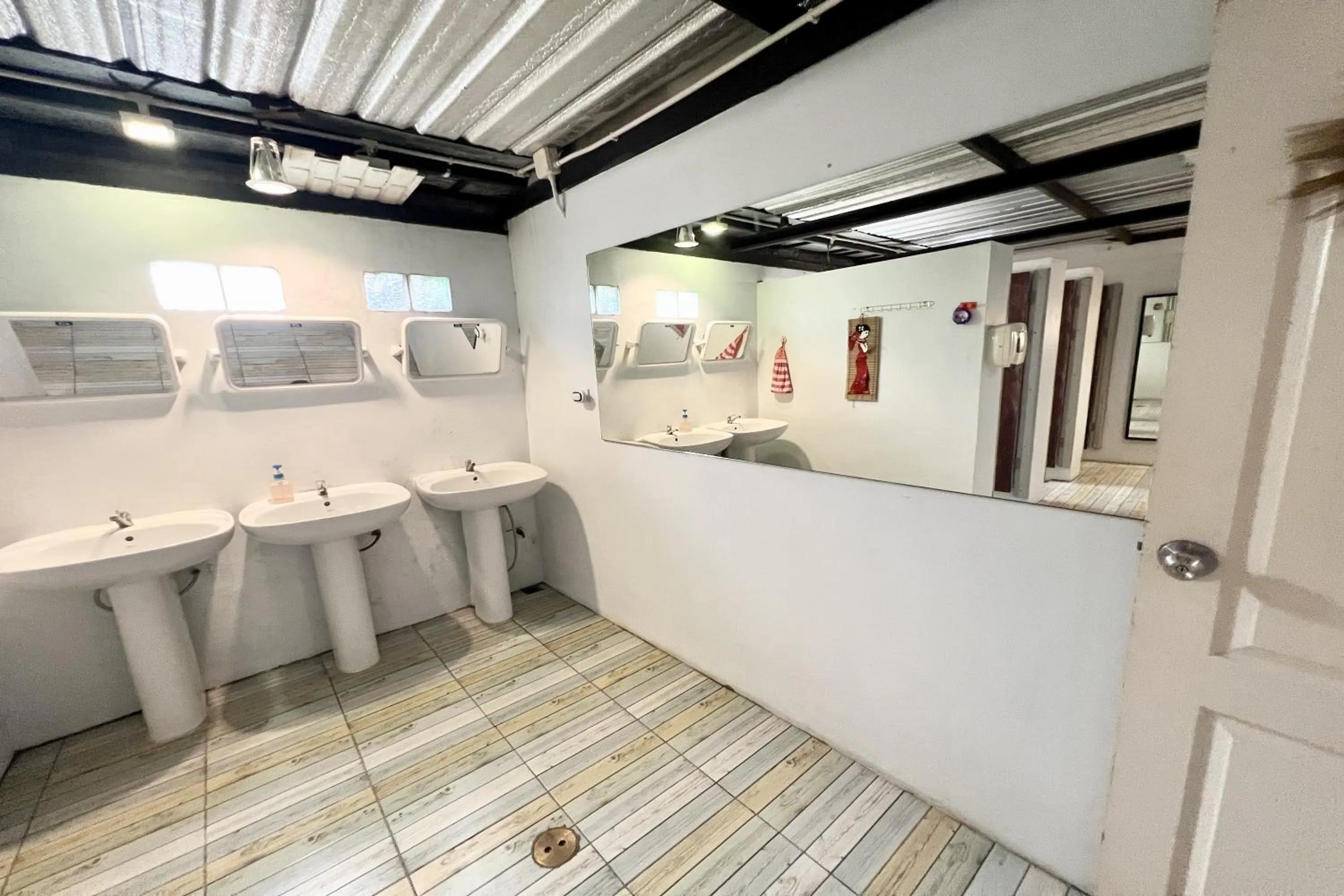 Bathroom in Orchid Hostel Near Bumrungrad hospital and Nana Market