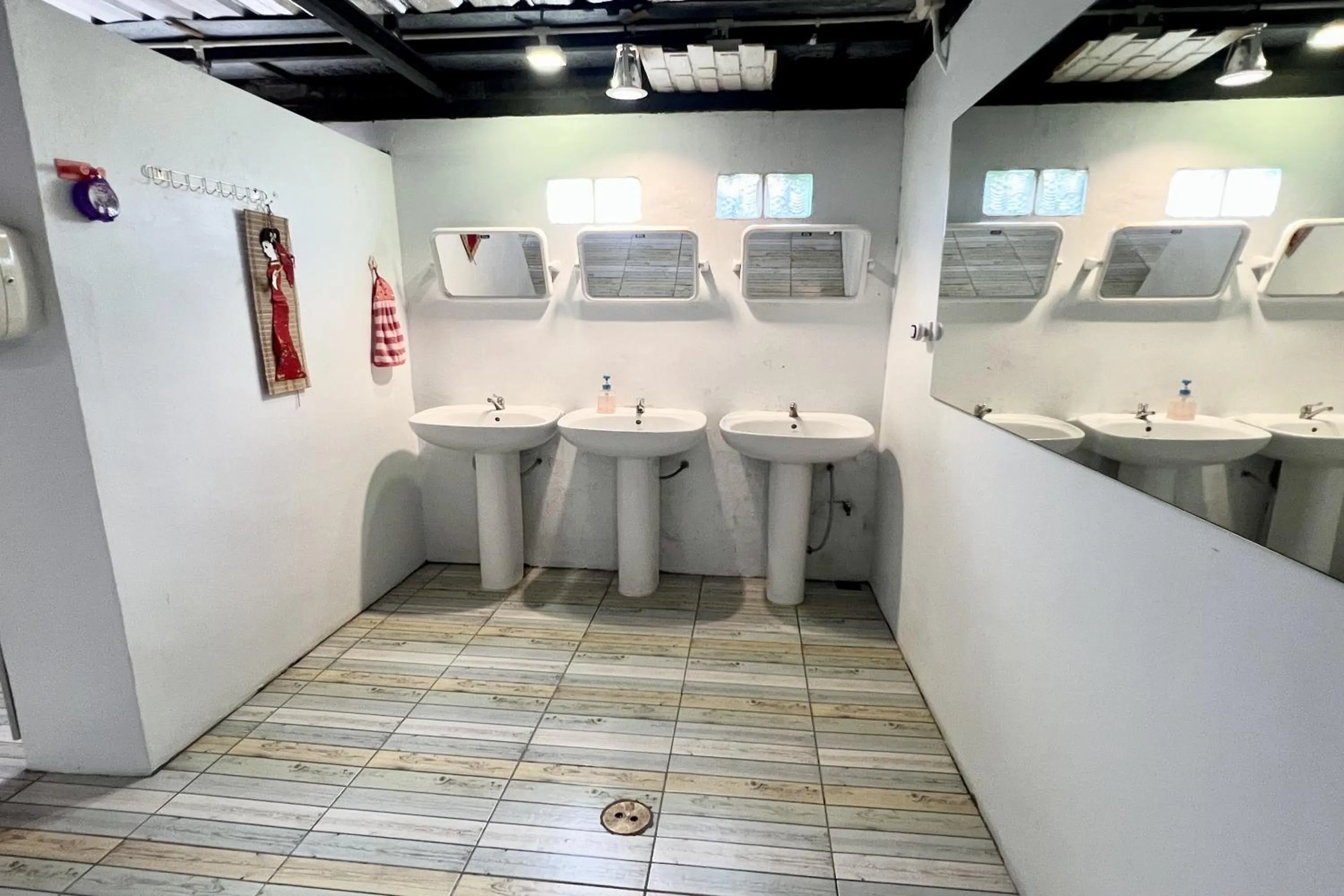 Bathroom in Orchid Hostel Near Bumrungrad hospital and Nana Market