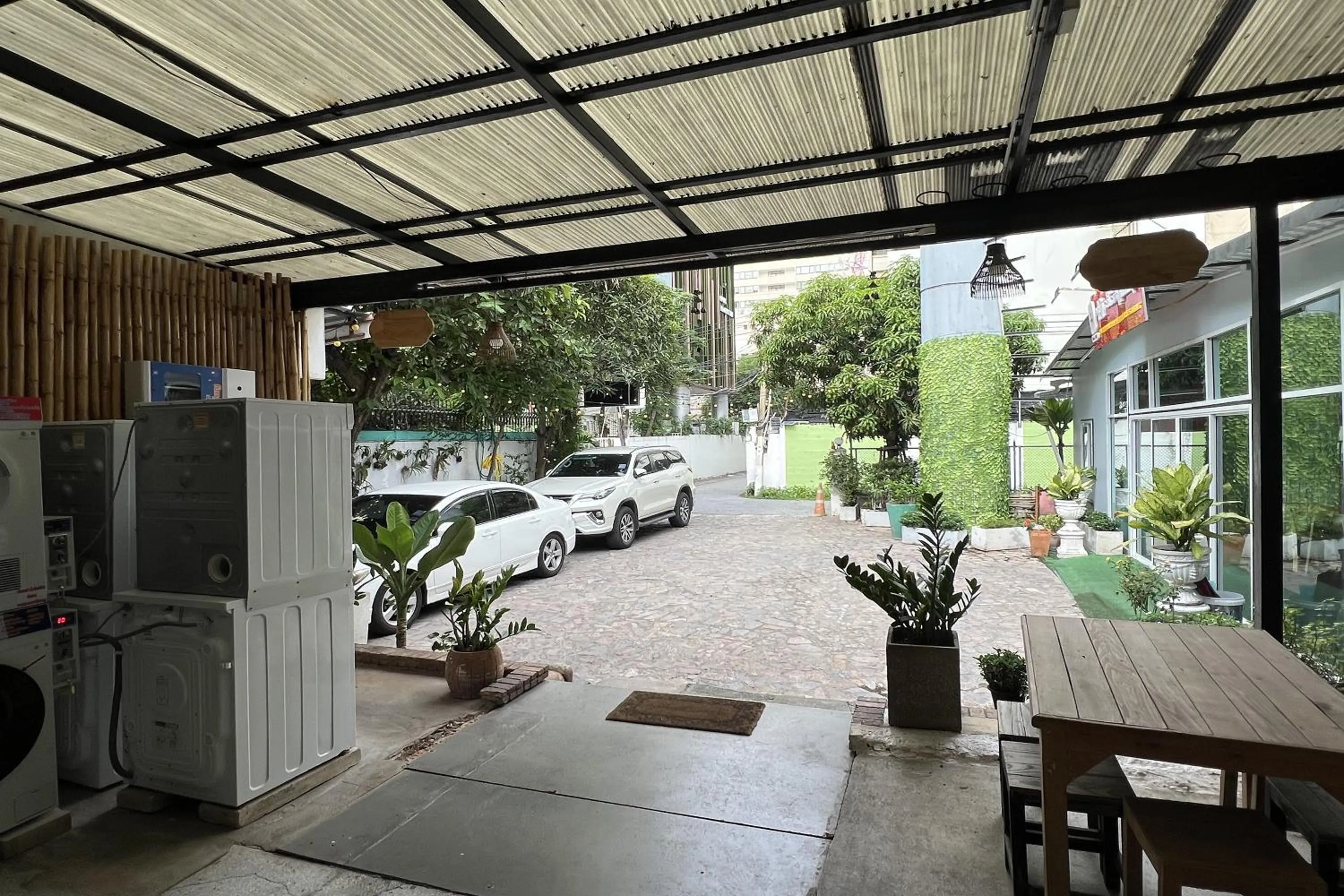 Property building in Orchid Hostel Near Bumrungrad hospital and Nana Market