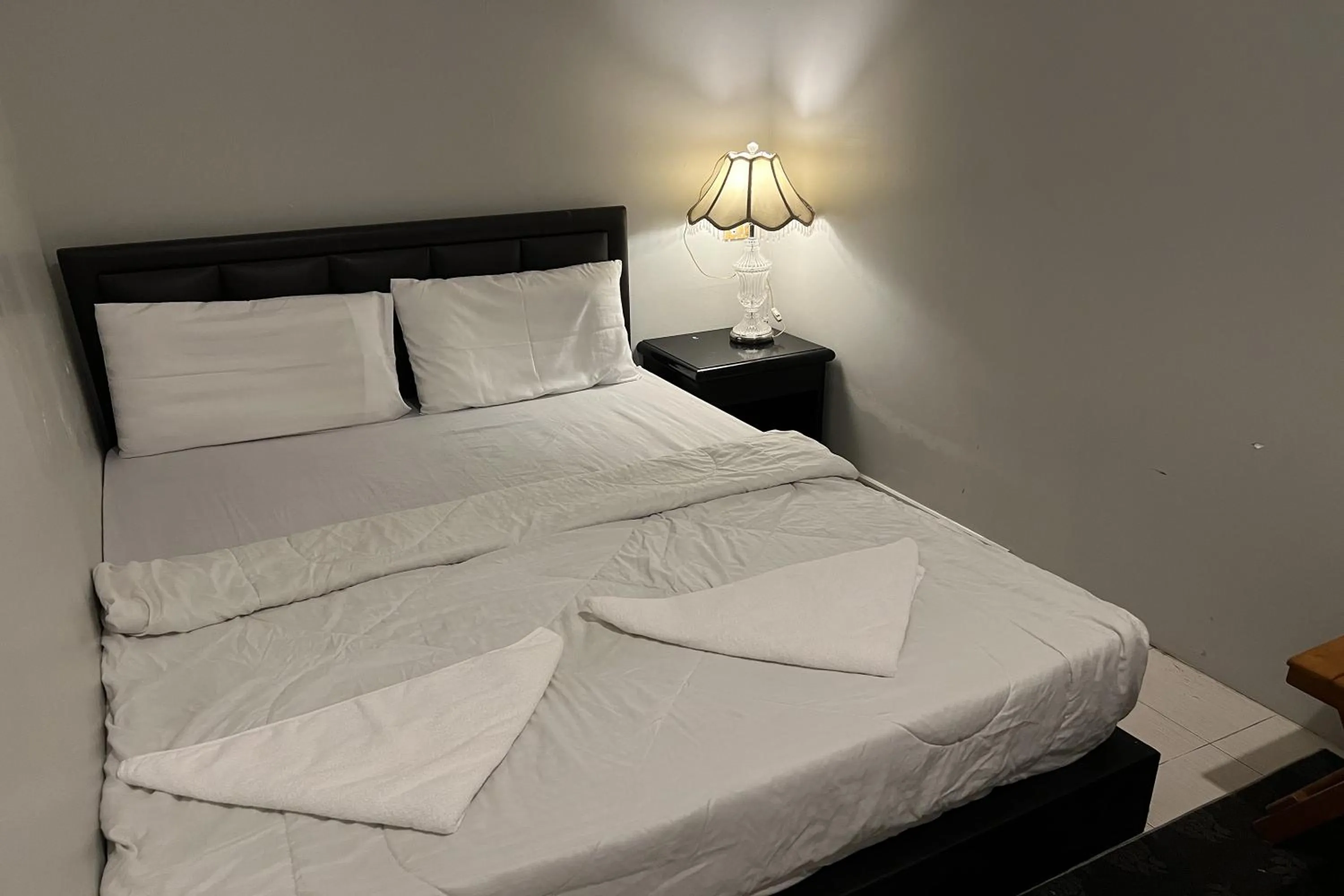 Bed in Orchid Hostel Near Bumrungrad hospital and Nana Market