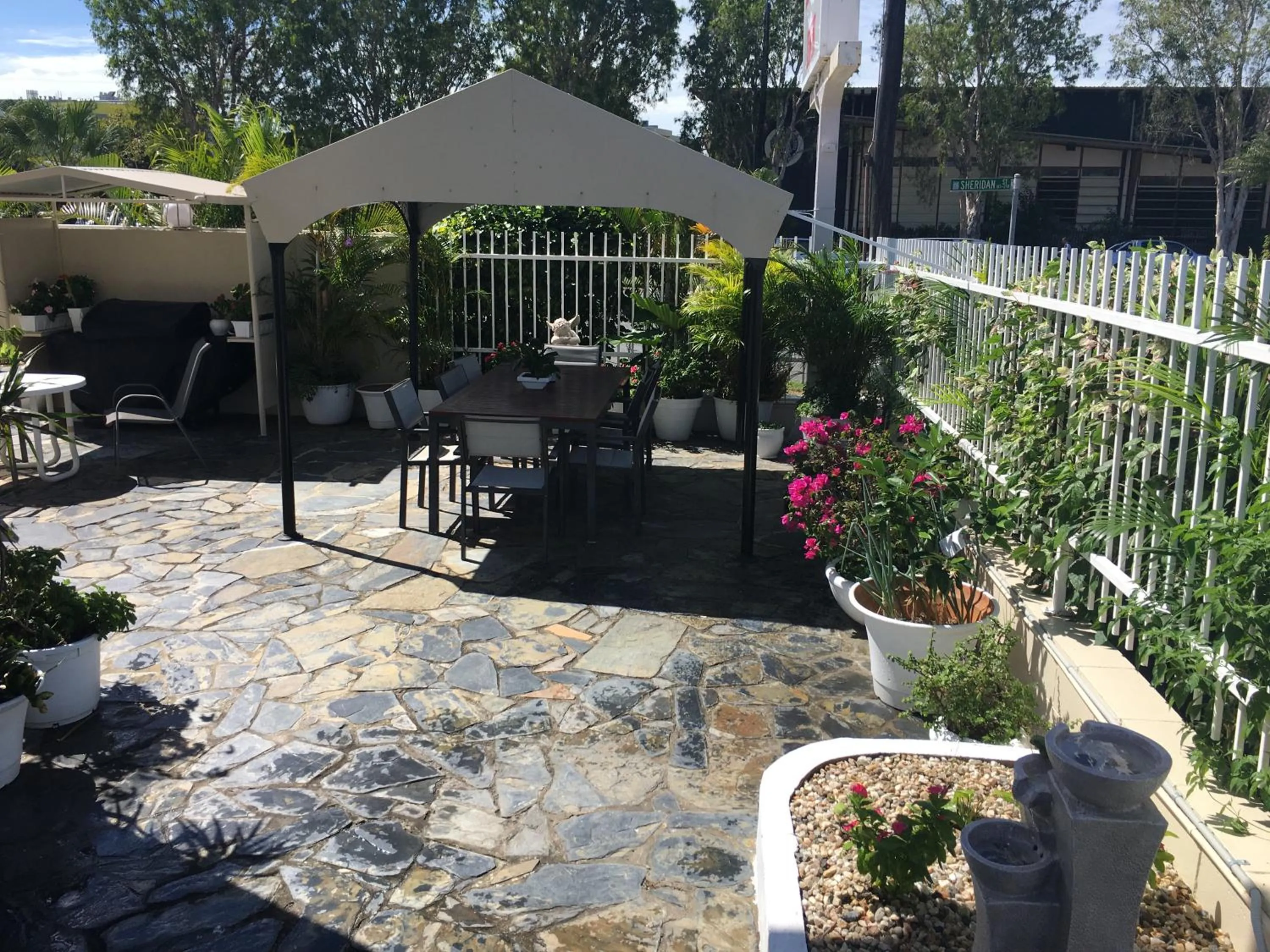 Garden in Cairns Motor Inn