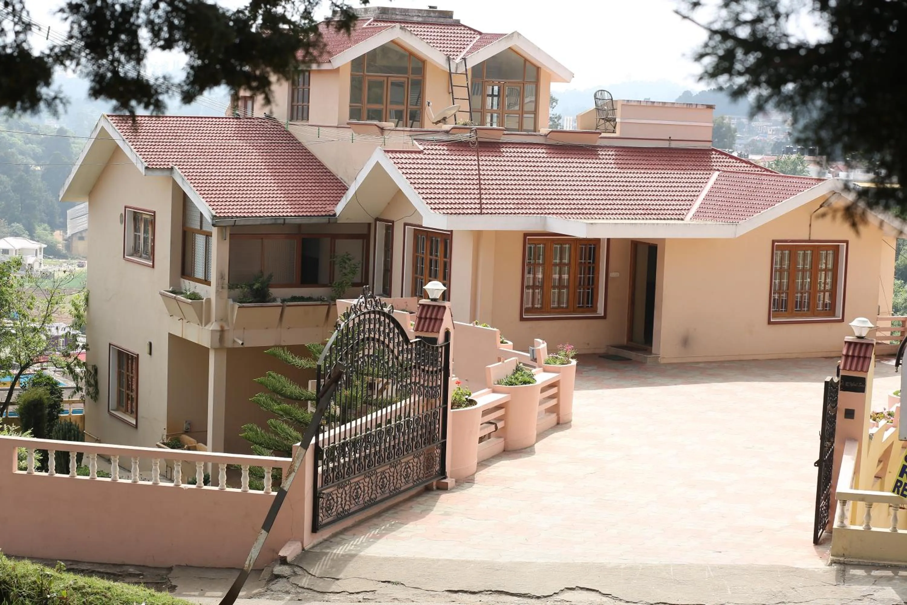 Property building in Rainbow Cottages-Budget Friendly rooms