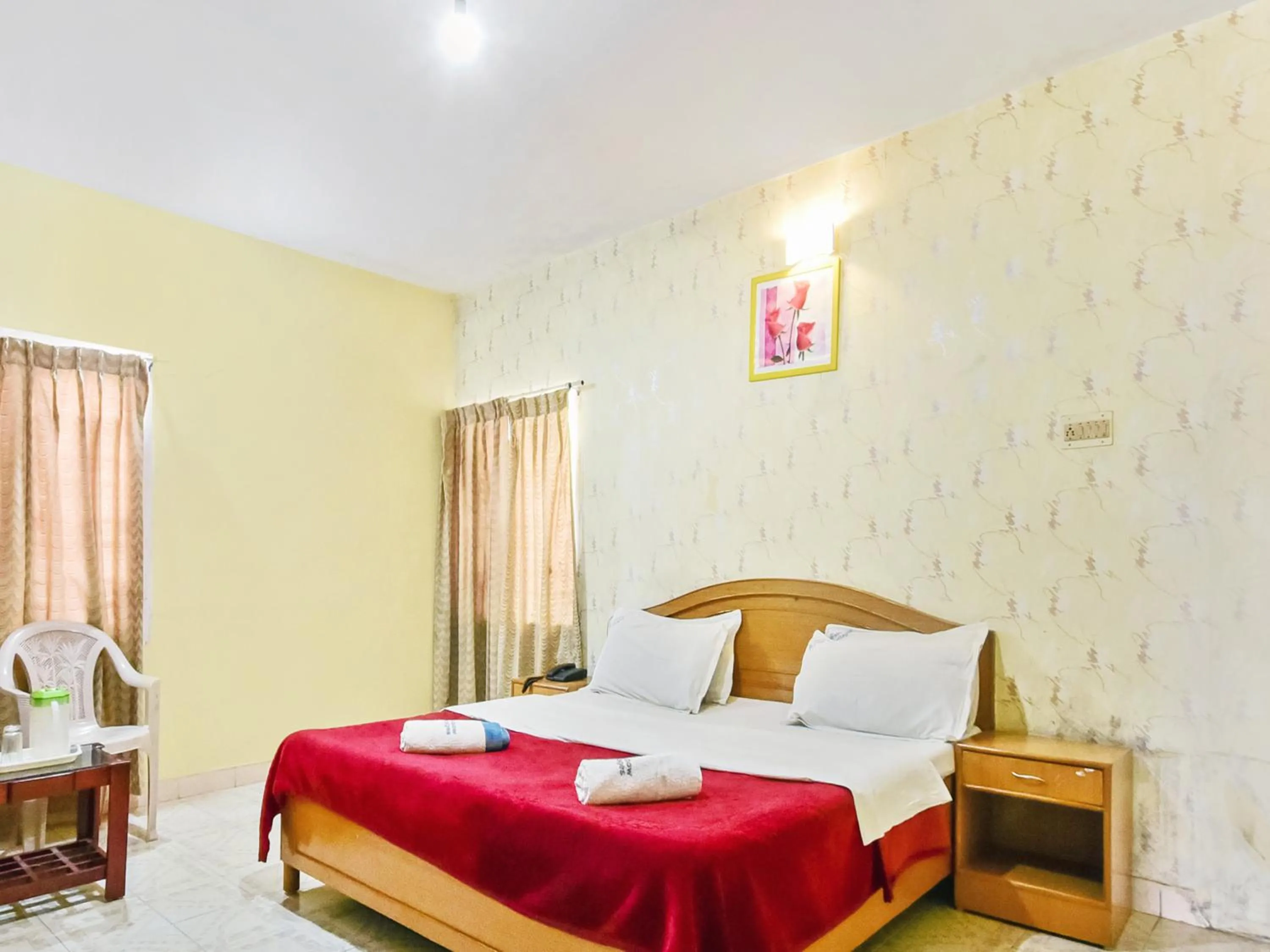 Bed in Rainbow Cottages-Budget Friendly rooms