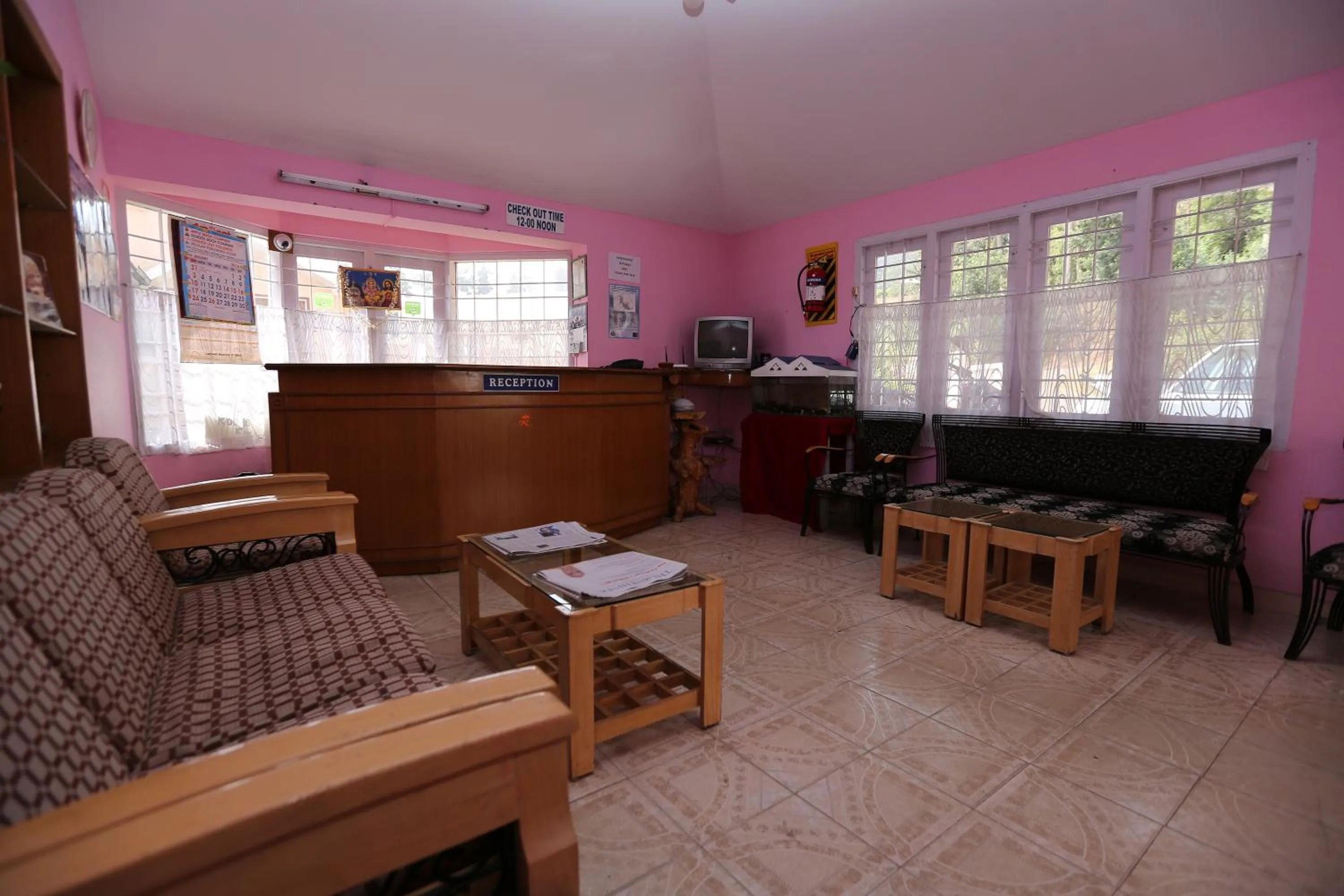 Lobby or reception in Rainbow Cottages-Budget Friendly rooms