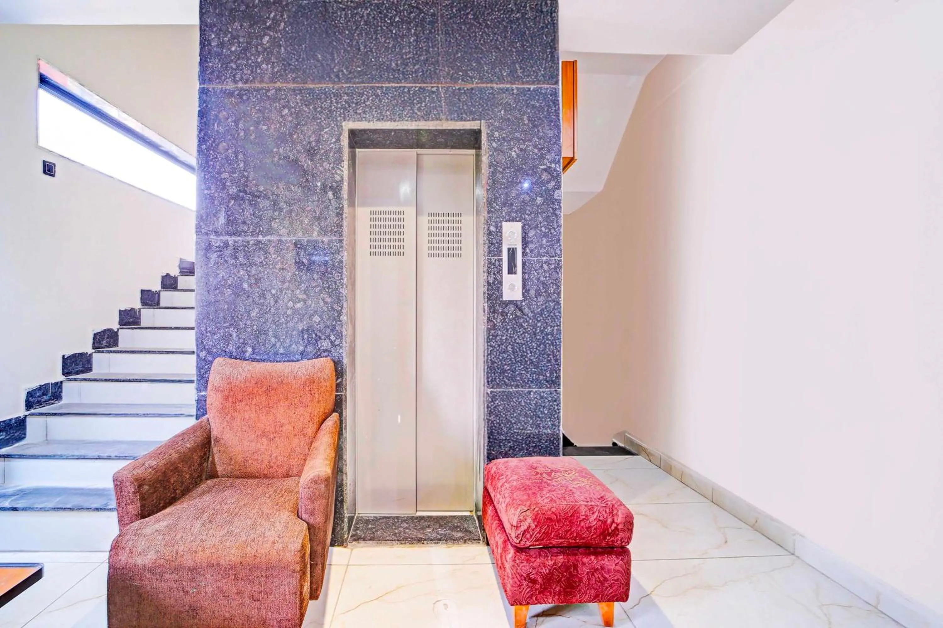 Lobby or reception in Collection O LIG Main Road Indore