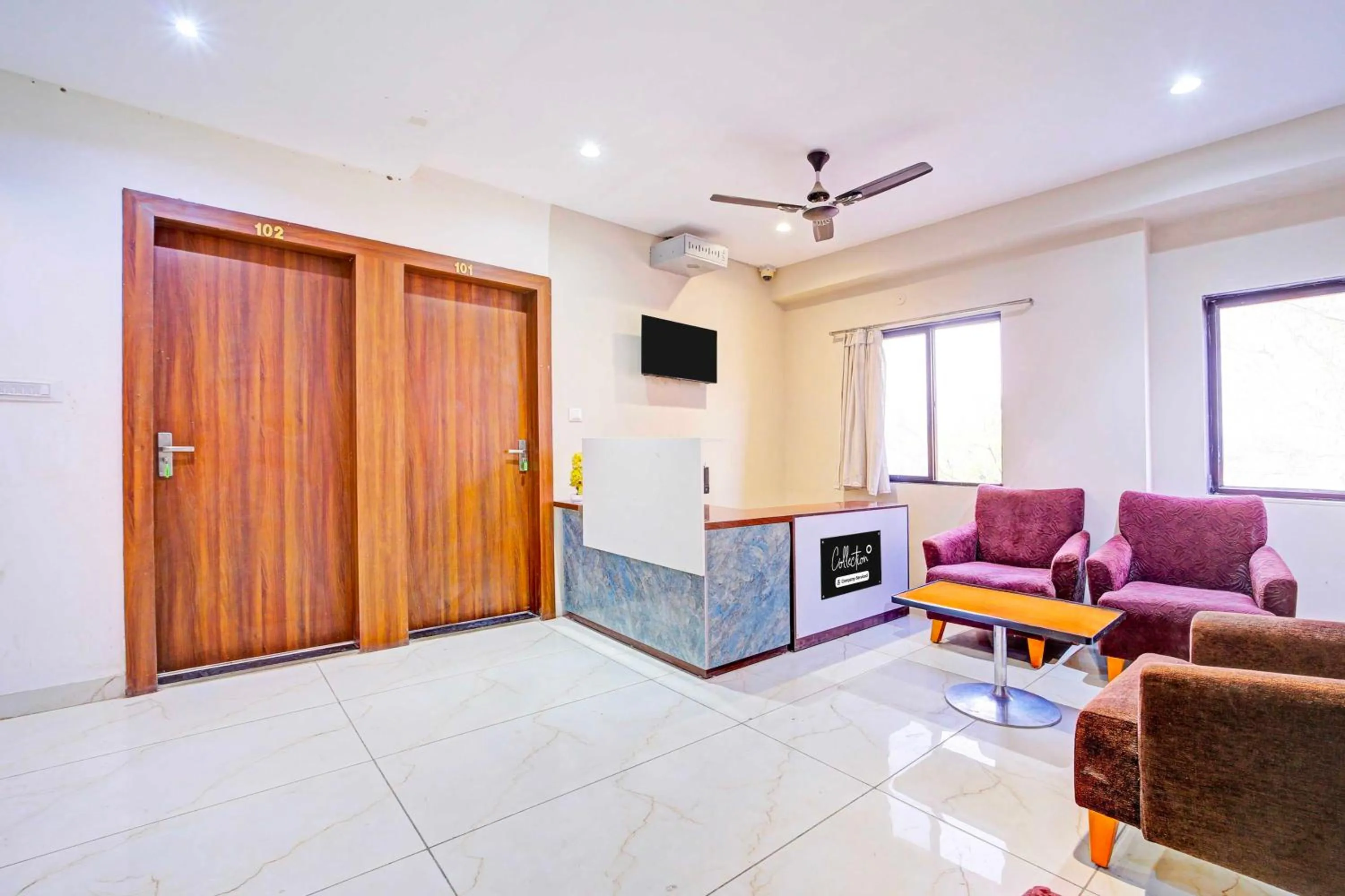 Lobby or reception in Collection O LIG Main Road Indore