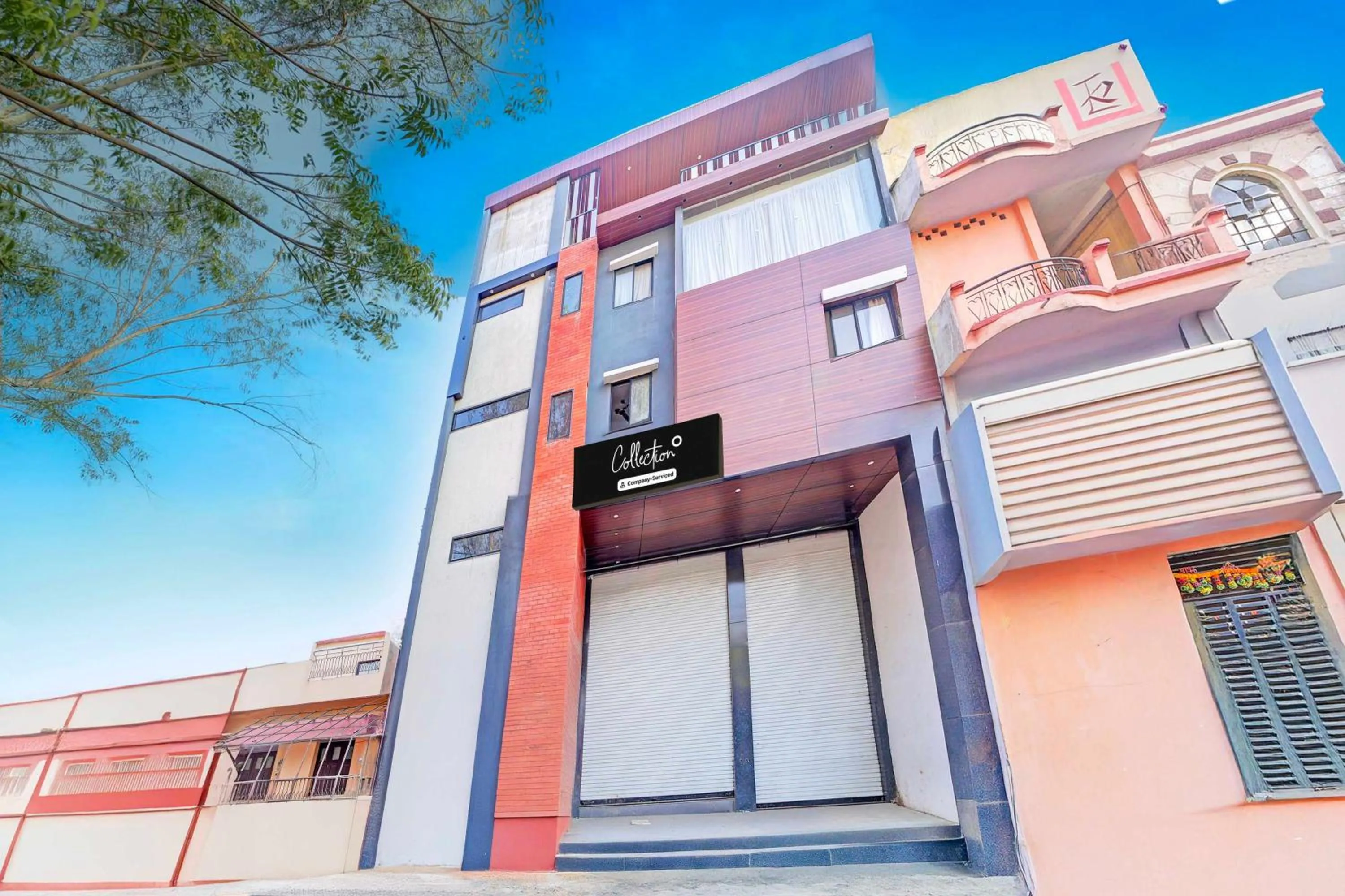 Facade/entrance in Collection O LIG Main Road Indore