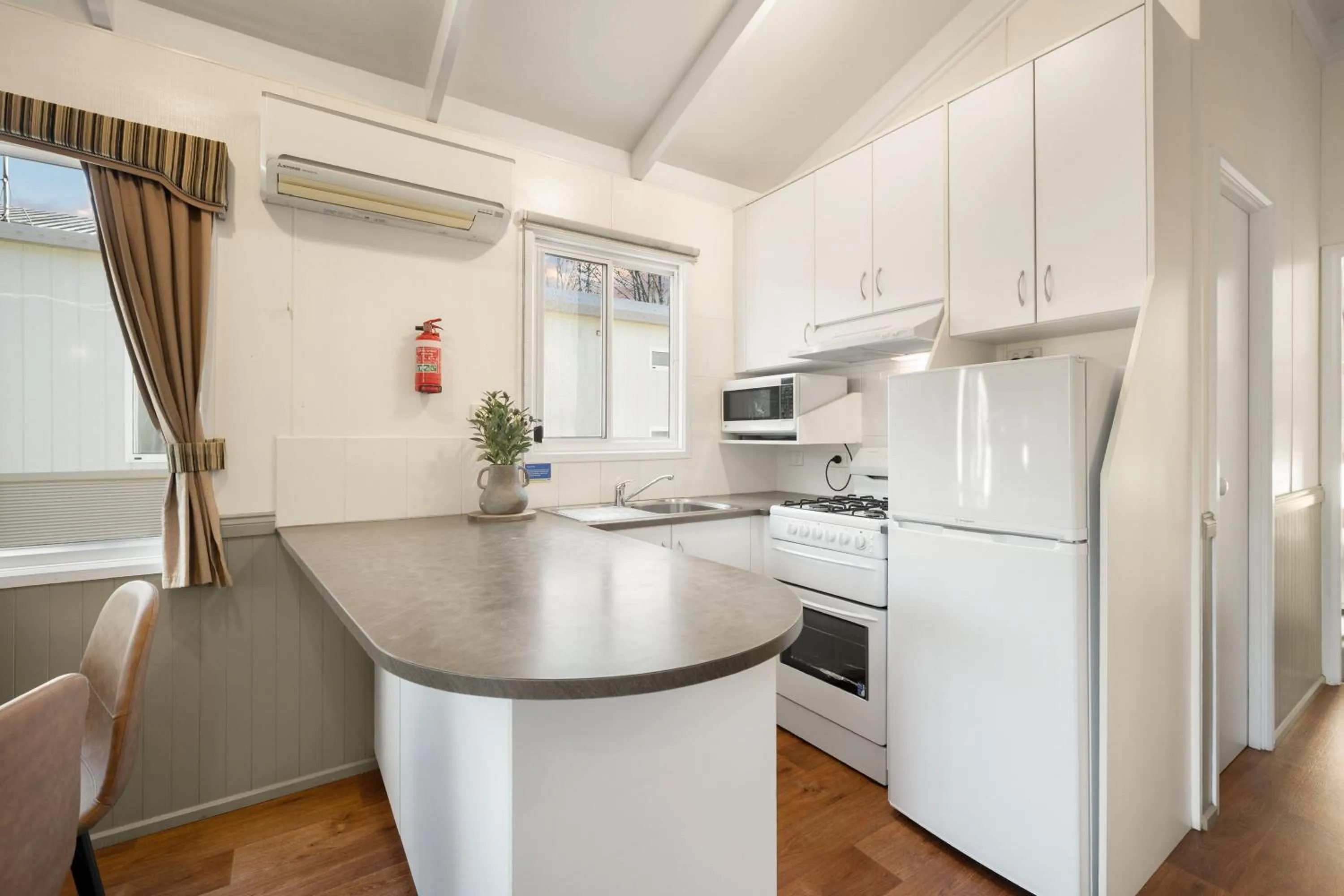 Kitchen or kitchenette in Bright Porepunkah Holiday Park
