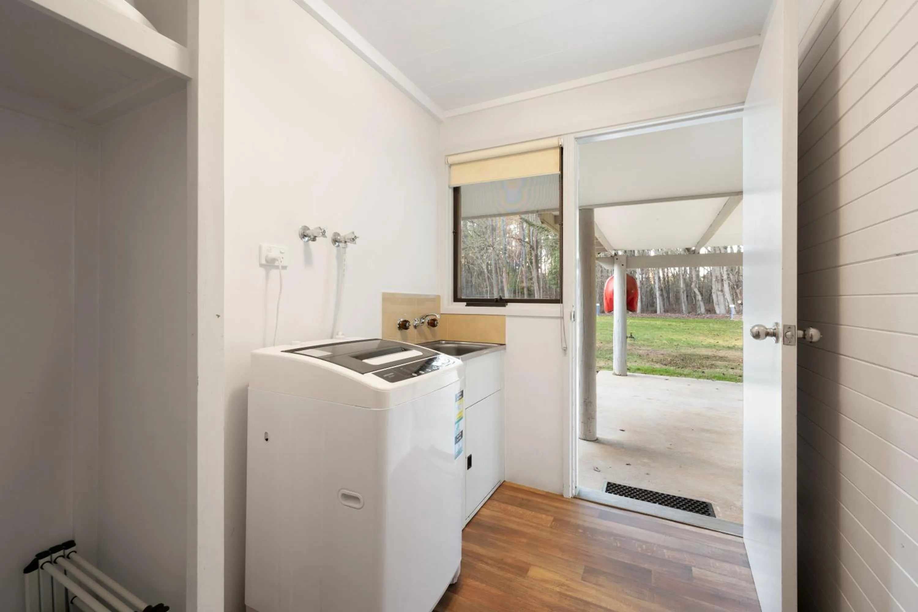 washing machine in Bright Porepunkah Holiday Park