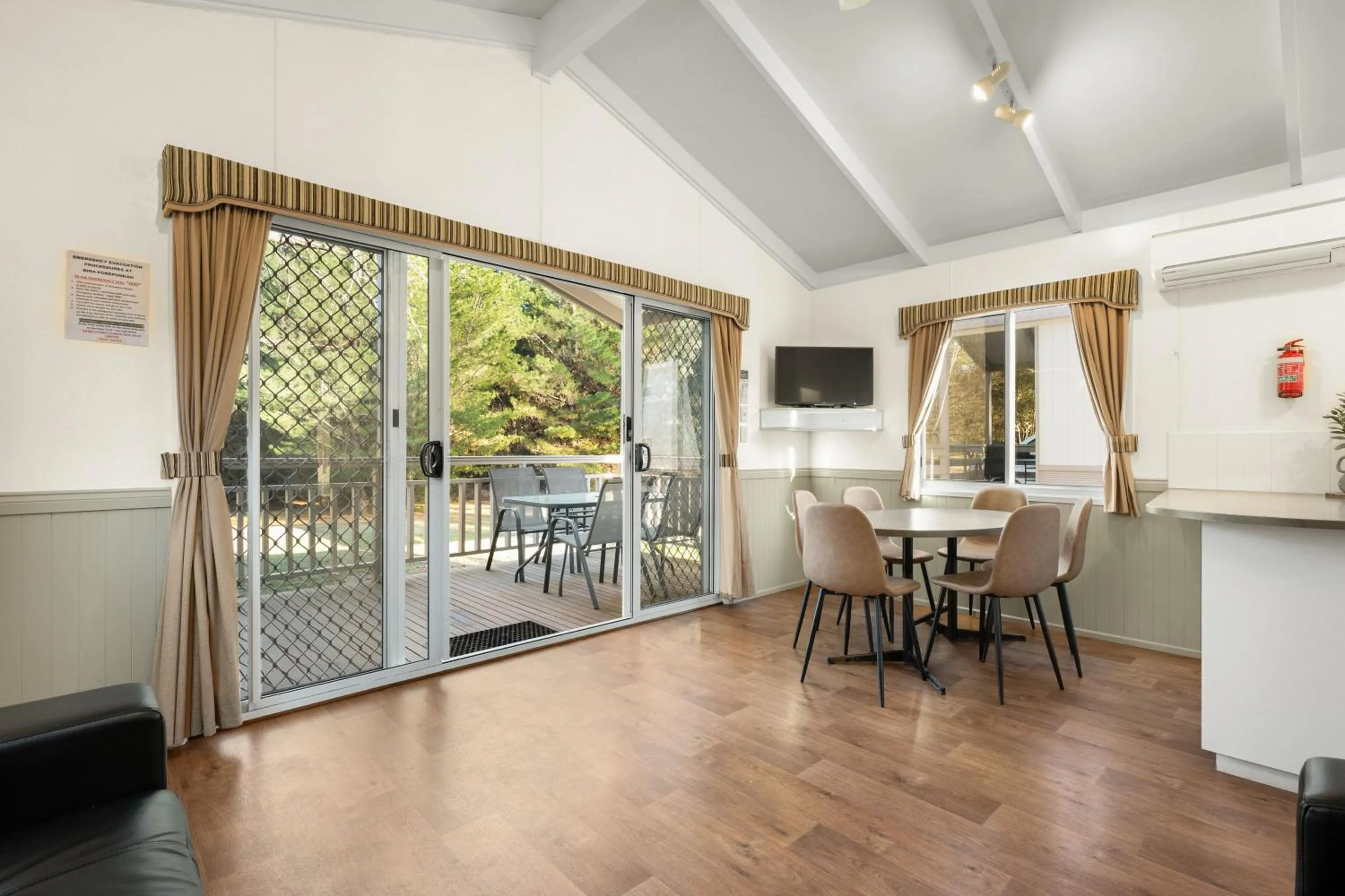 Patio in Bright Porepunkah Holiday Park