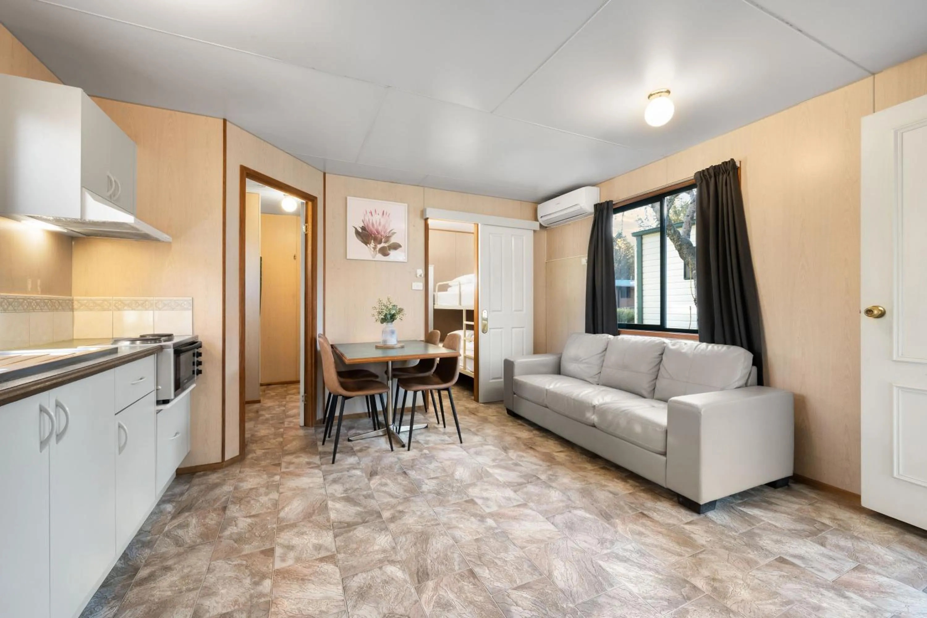 Kitchen or kitchenette in Bright Porepunkah Holiday Park