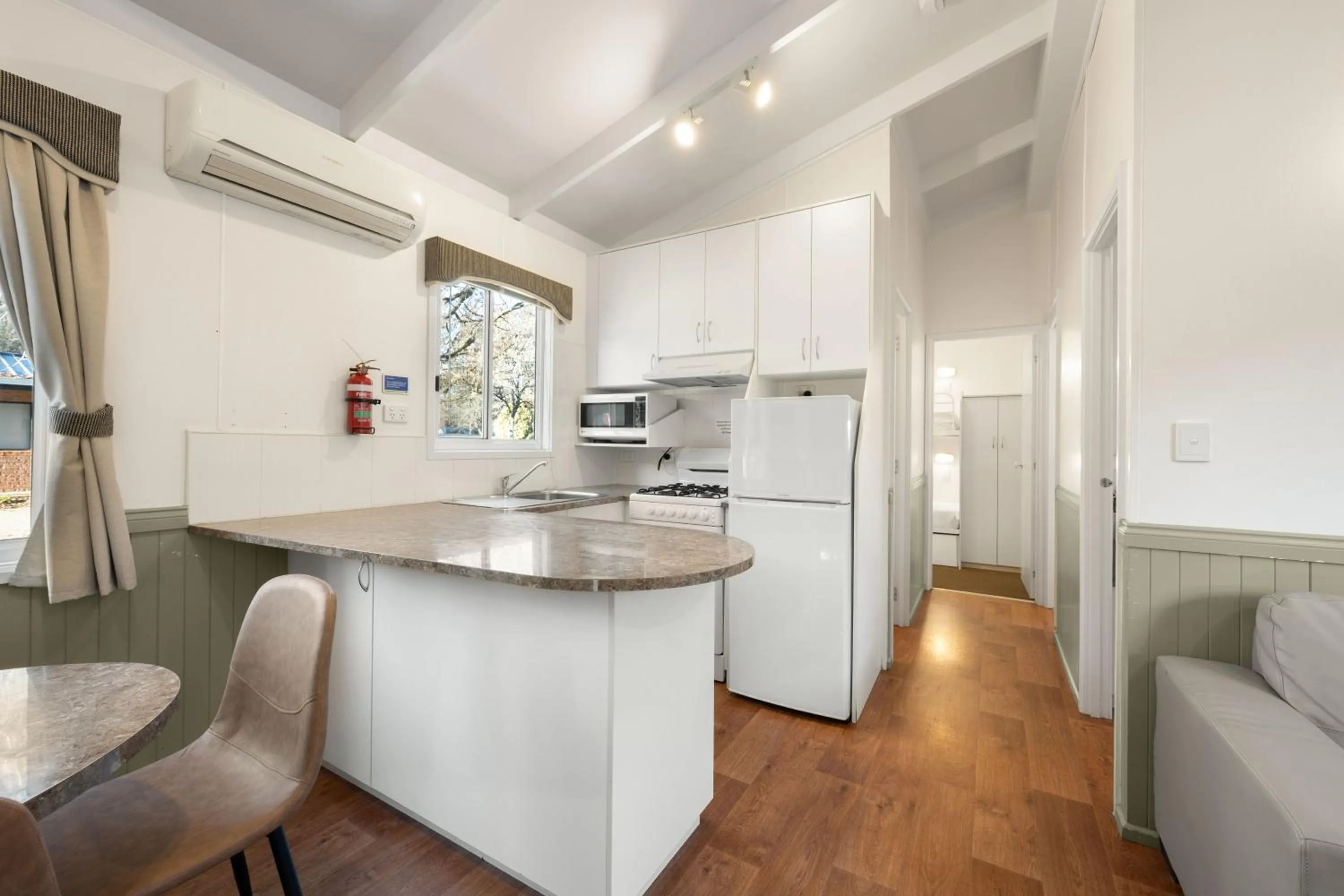 Kitchen or kitchenette in Bright Porepunkah Holiday Park