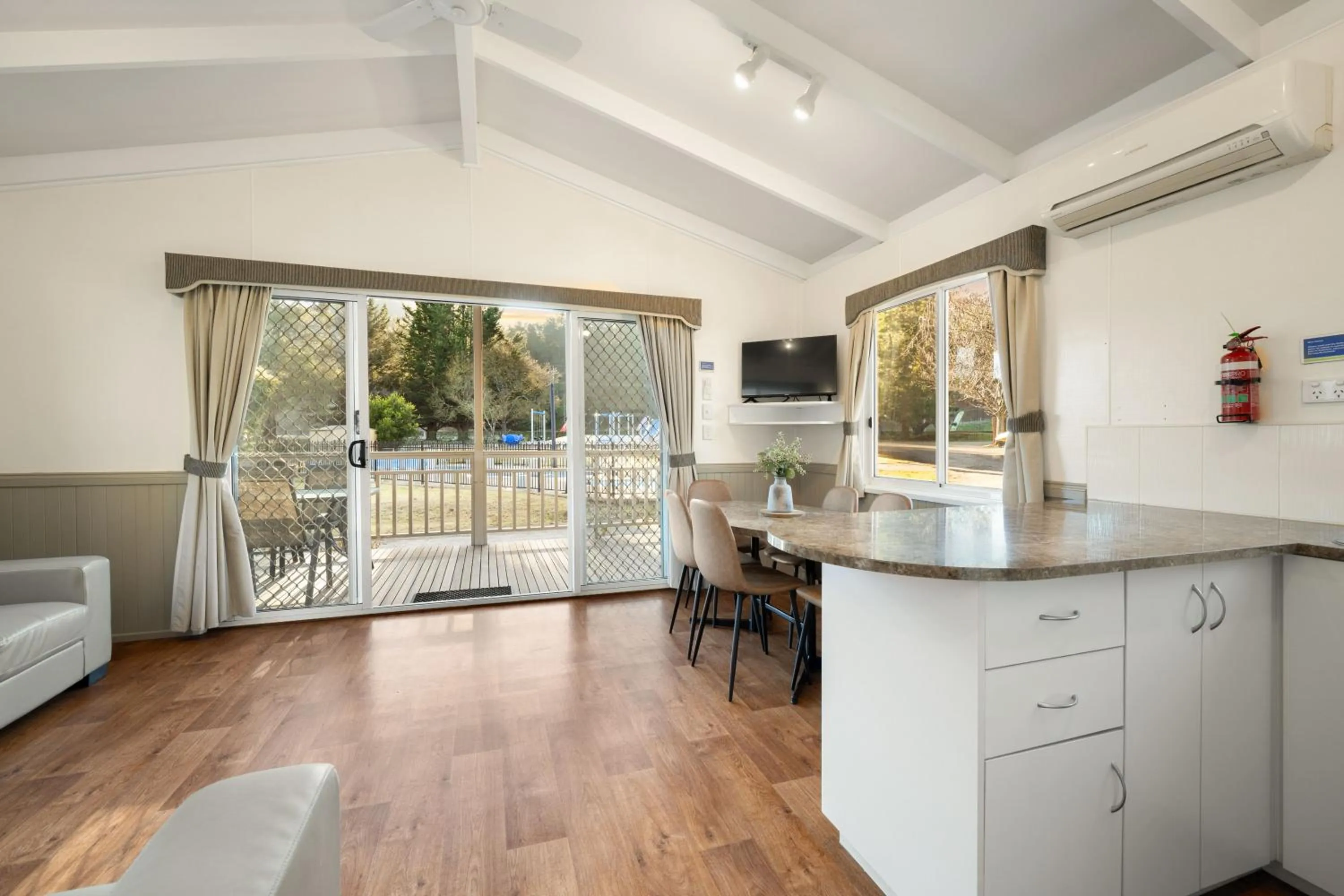 Kitchen or kitchenette in Bright Porepunkah Holiday Park