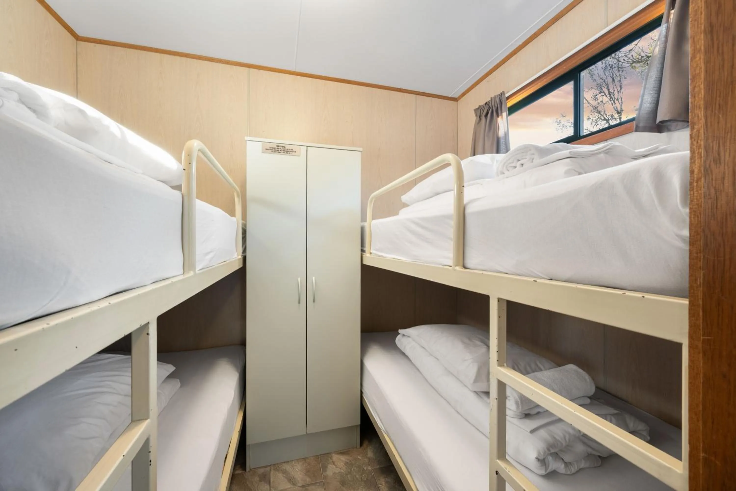 bunk bed, Bed in Bright Porepunkah Holiday Park