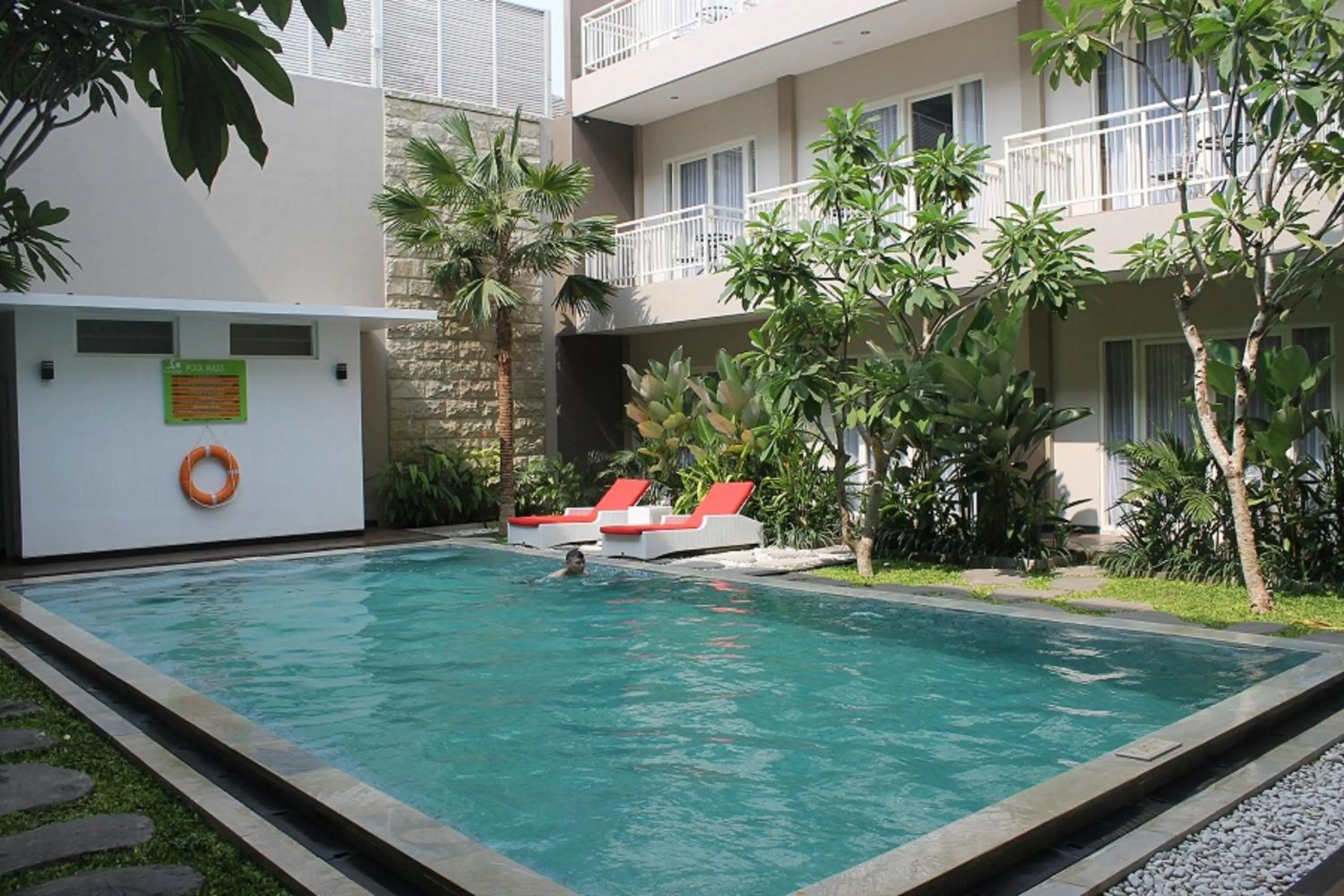 Swimming pool in Choice Stay Hotel Denpasar