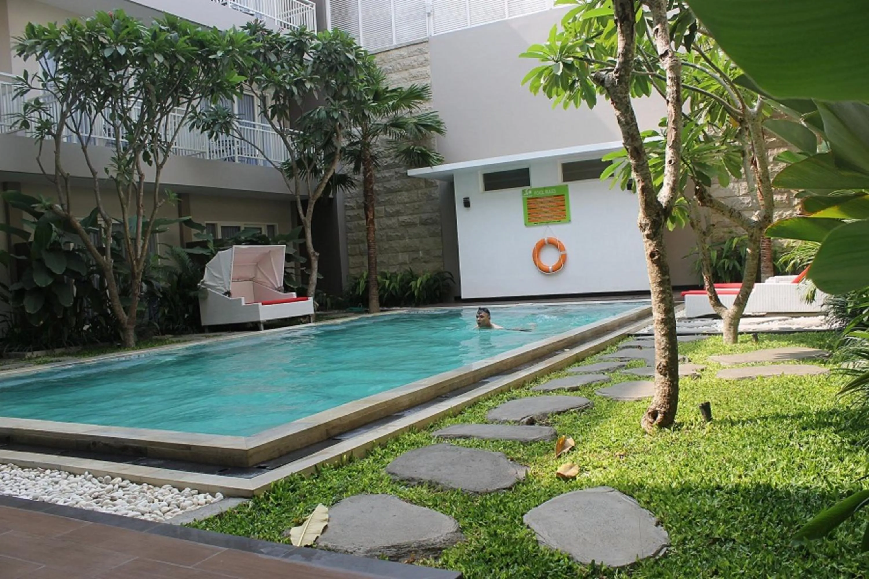 Swimming pool in Choice Stay Hotel Denpasar
