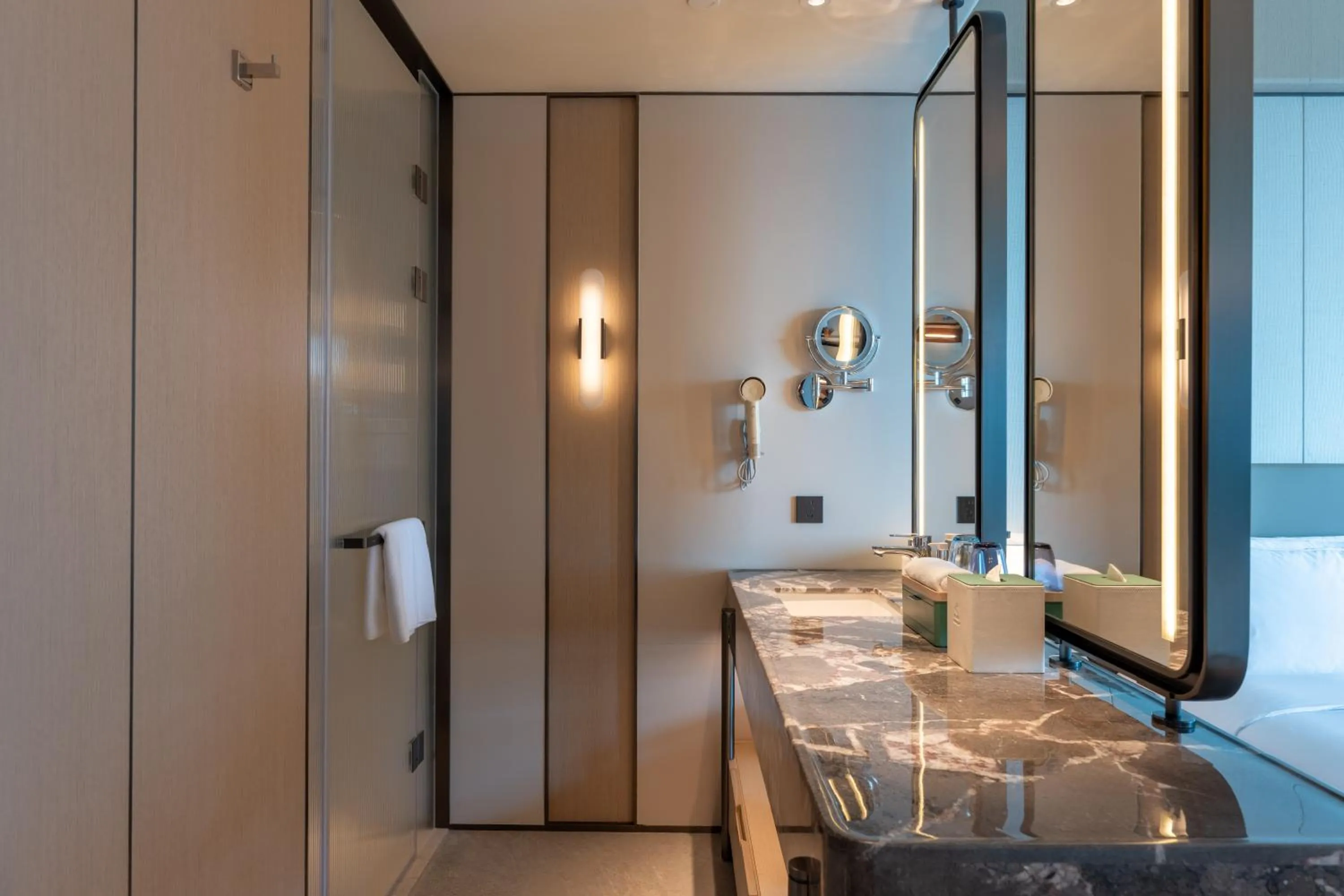 Toilet, Bed in Holiday Inn Changchun High Tech Zone by IHG