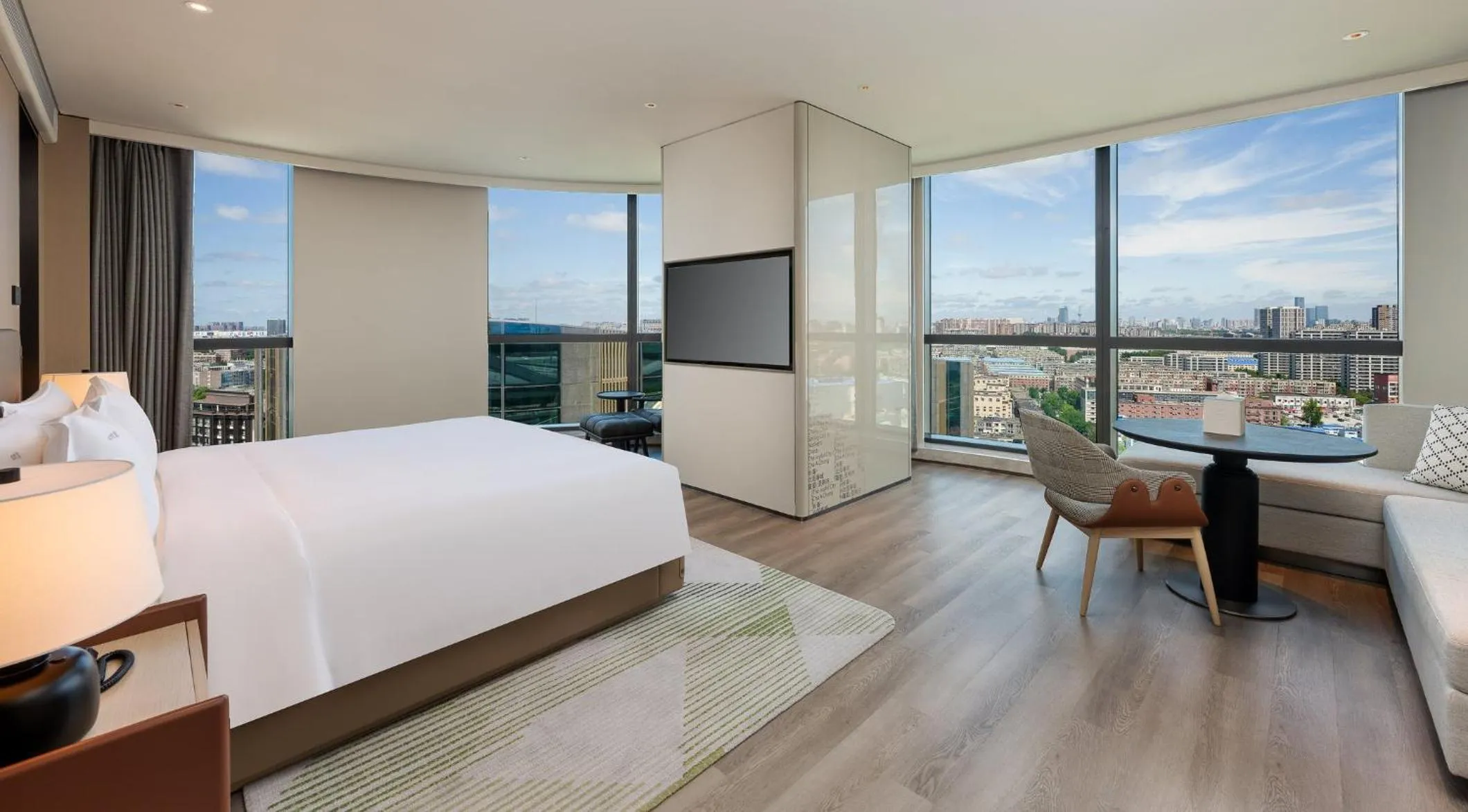 Photo of the whole room, Bed in Holiday Inn Changchun High Tech Zone by IHG