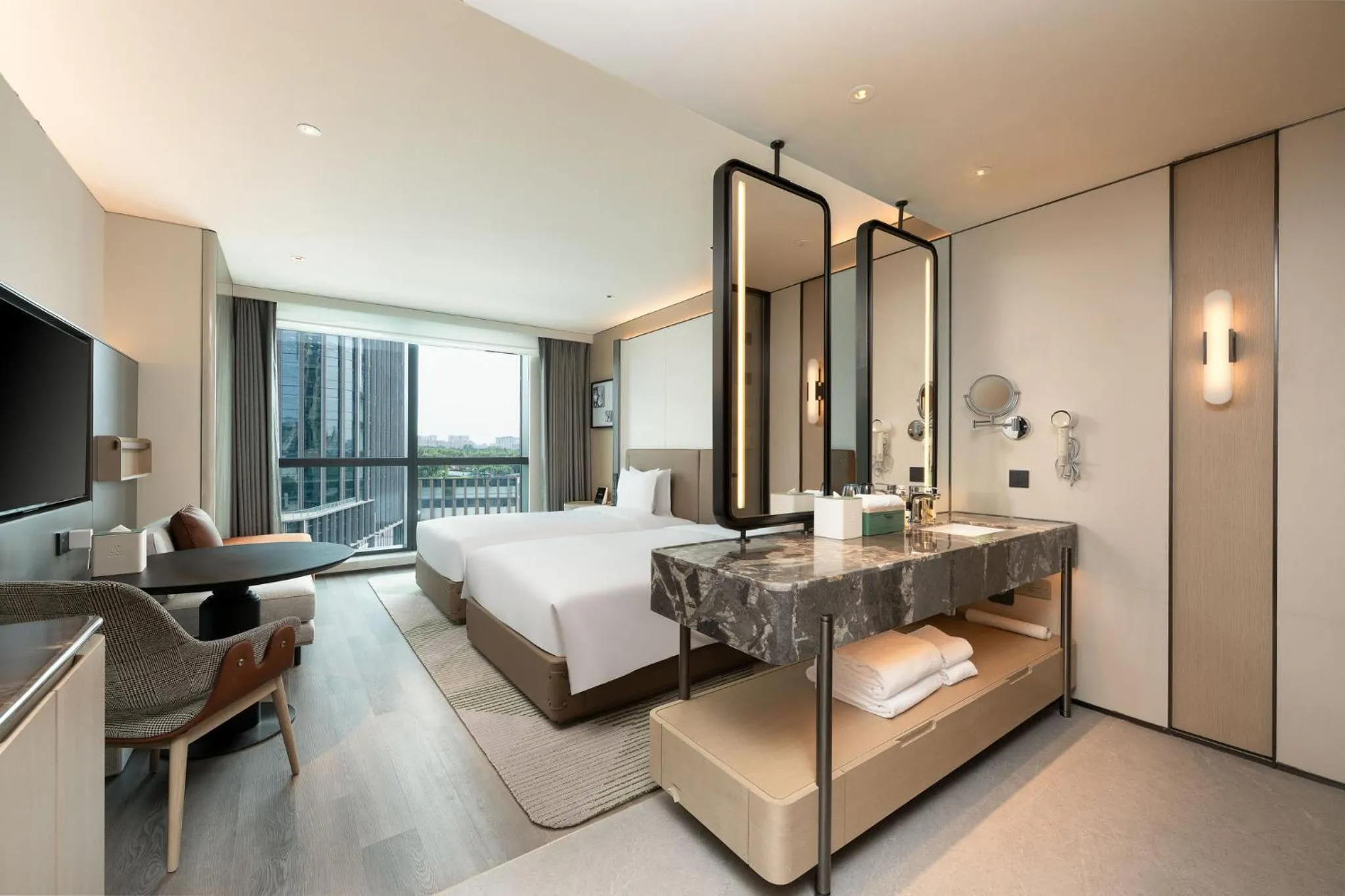 Photo of the whole room, Bed in Holiday Inn Changchun High Tech Zone by IHG