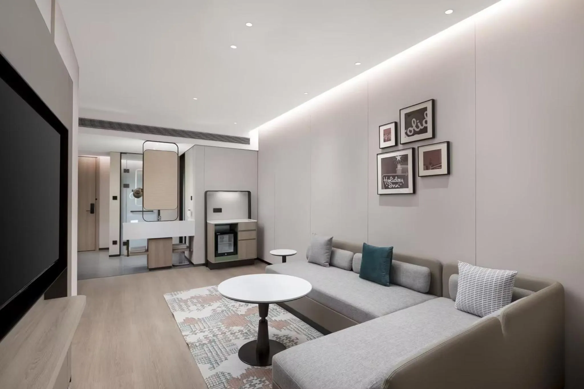 Photo of the whole room in Holiday Inn & Suites Shanghai Changfeng by IHG