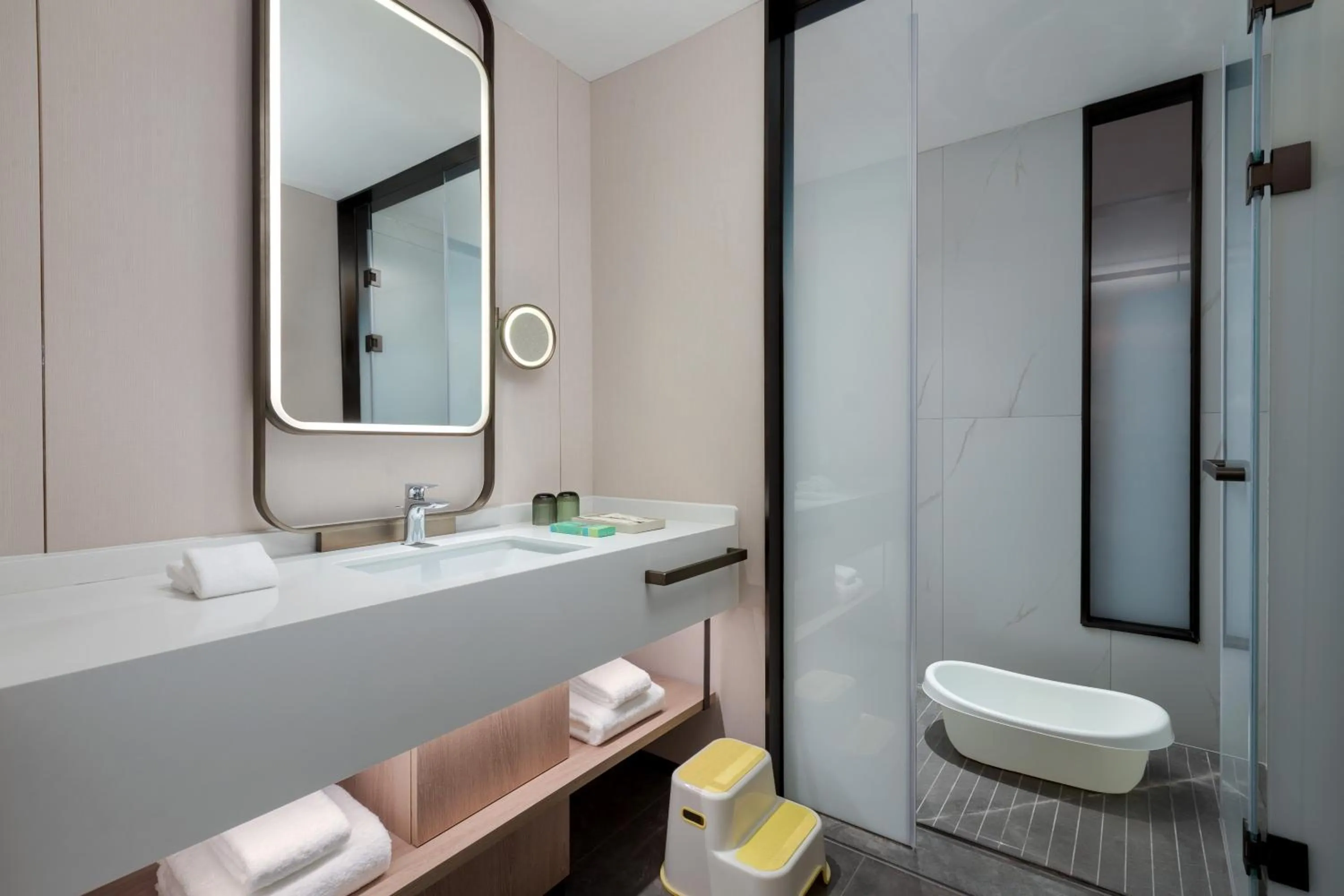 Shower in Holiday Inn & Suites Shanghai Changfeng by IHG