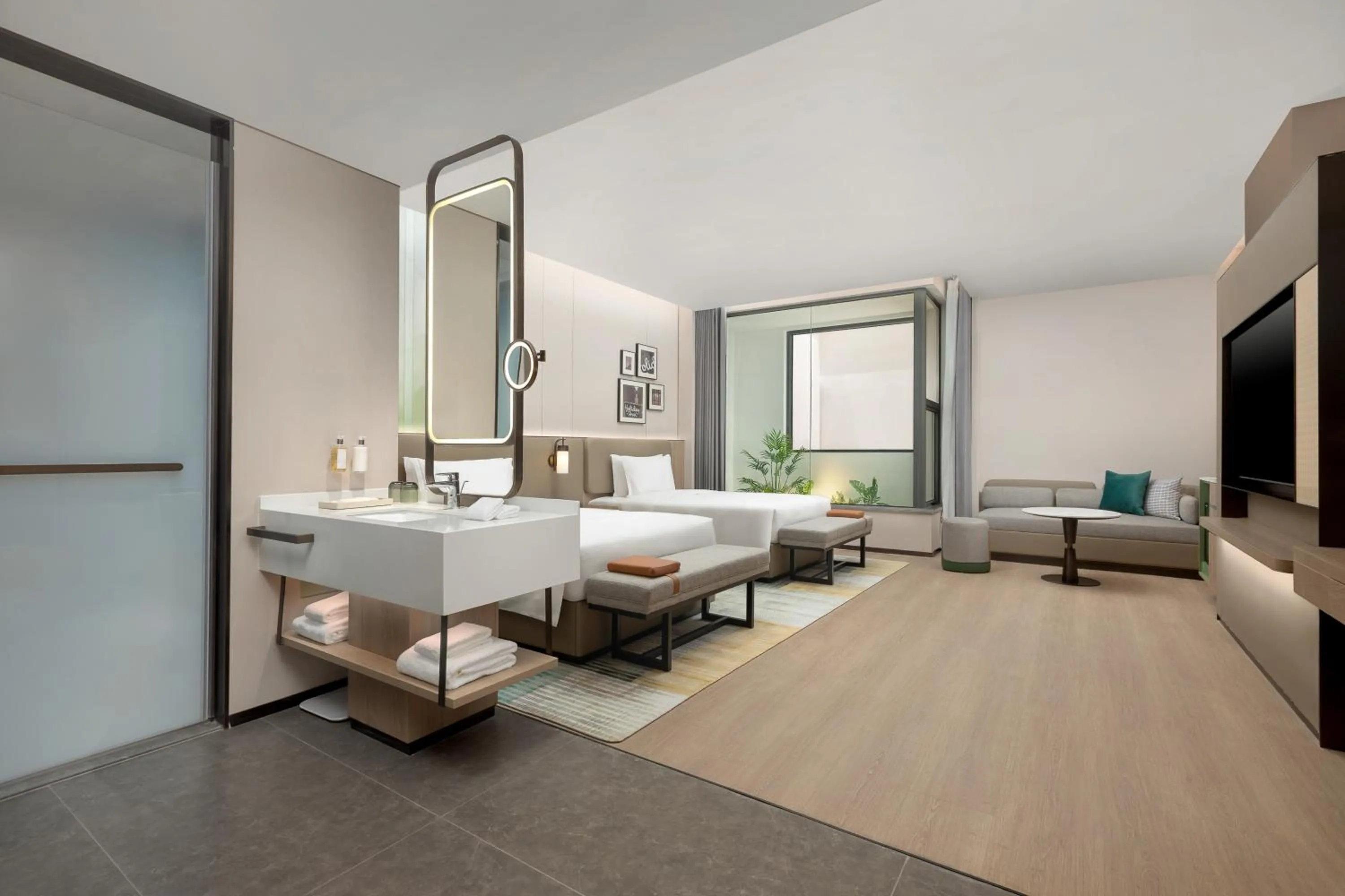 Bathroom, Bed in Holiday Inn & Suites Shanghai Changfeng by IHG