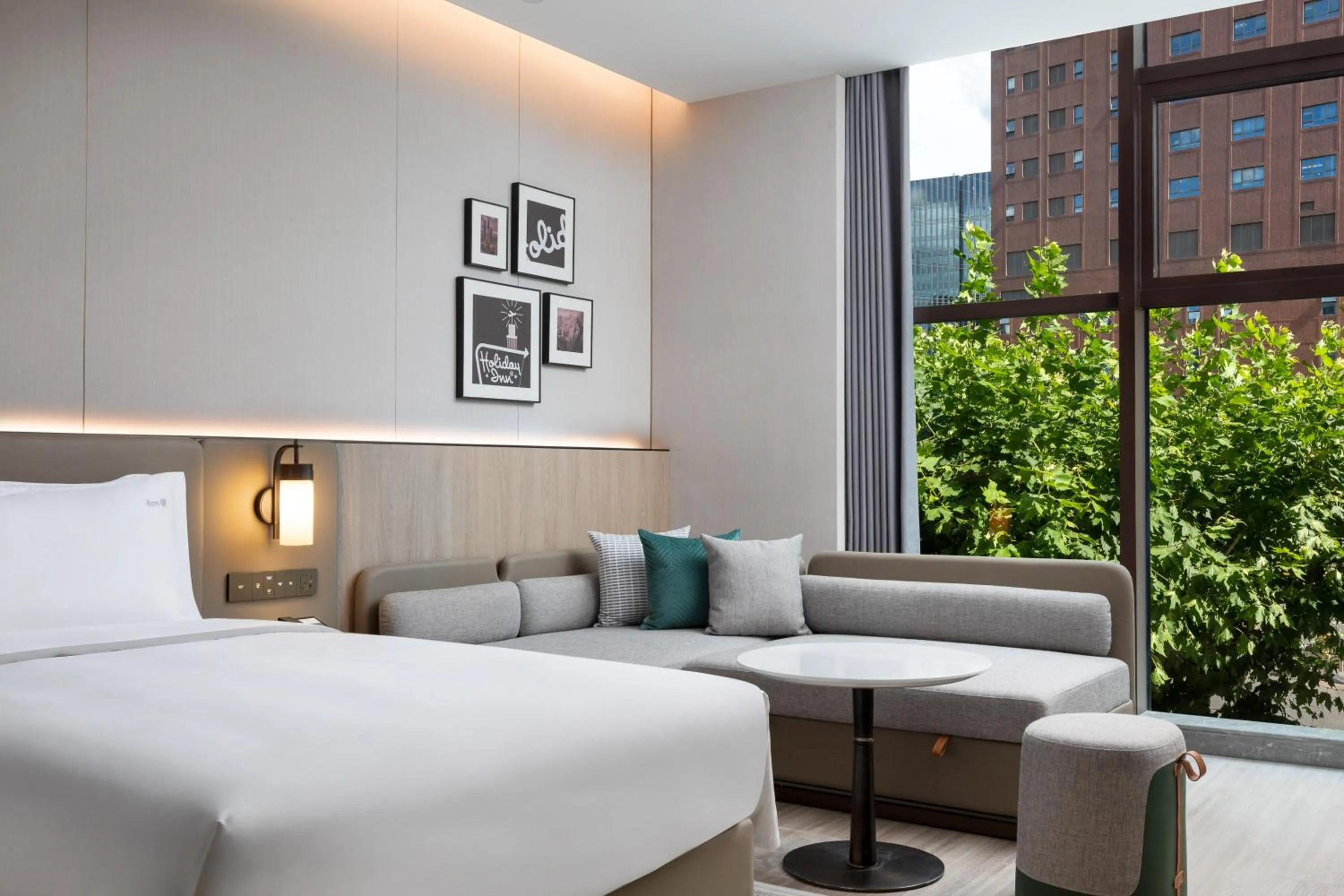 Bed in Holiday Inn & Suites Shanghai Changfeng by IHG