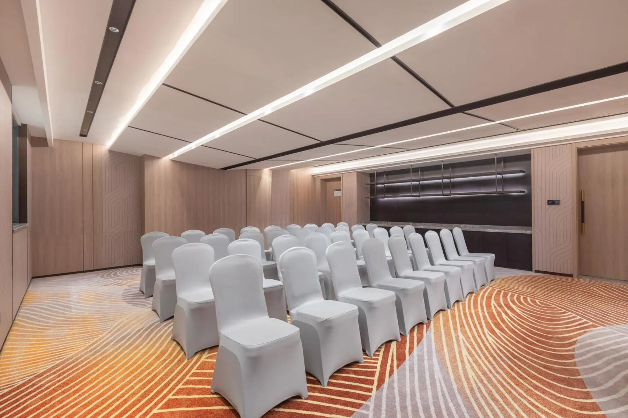 Meeting/conference room in Holiday Inn & Suites Shanghai Changfeng by IHG