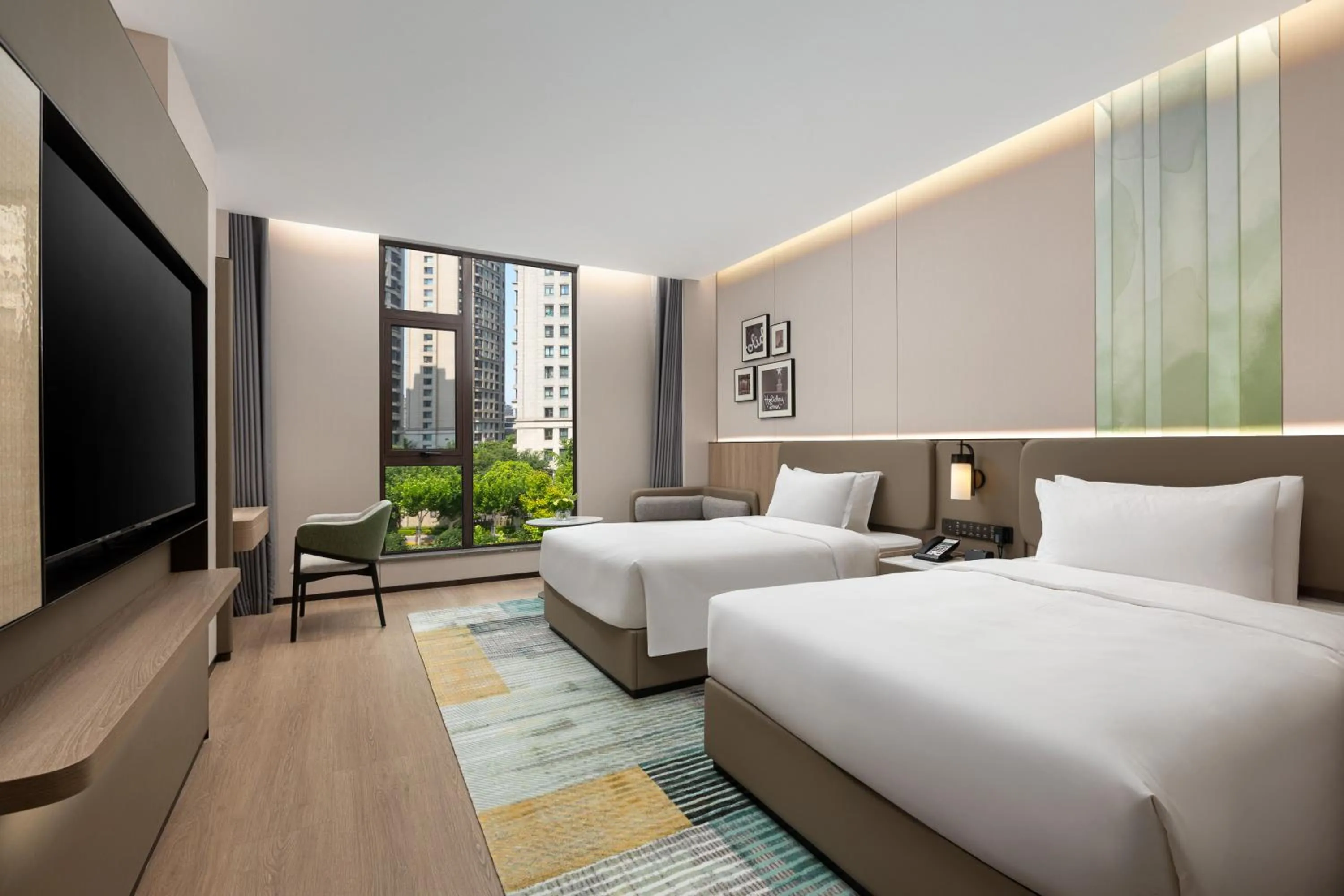 Bed in Holiday Inn & Suites Shanghai Changfeng by IHG