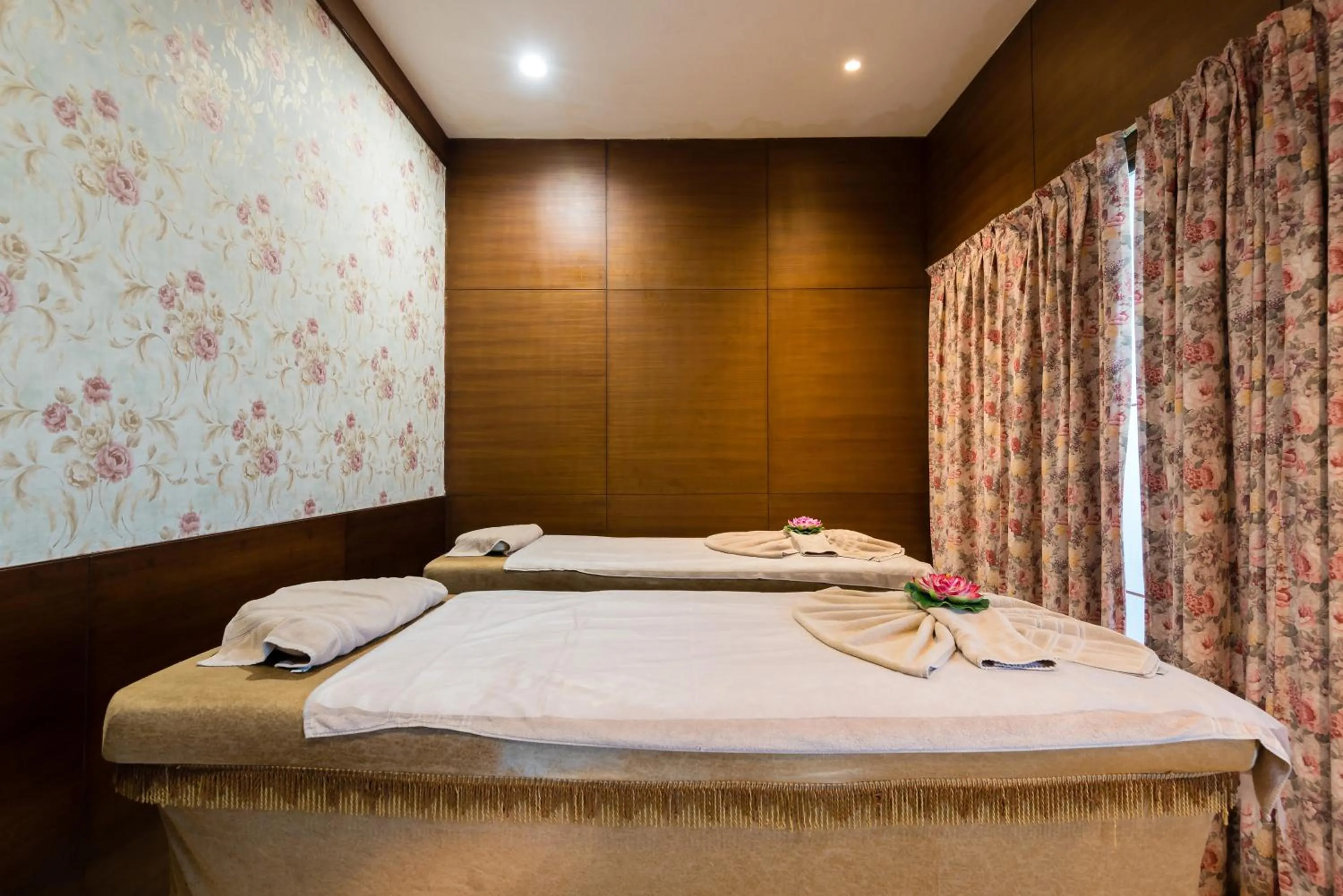 Spa and wellness centre/facilities, Bed in The Anantmaya Resort