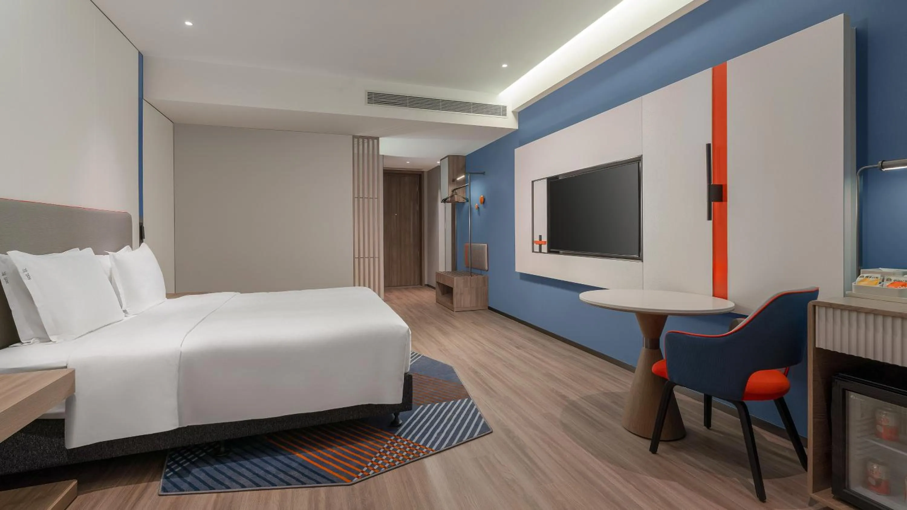 Bed in Holiday Inn Express Foshan Sanshui by IHG