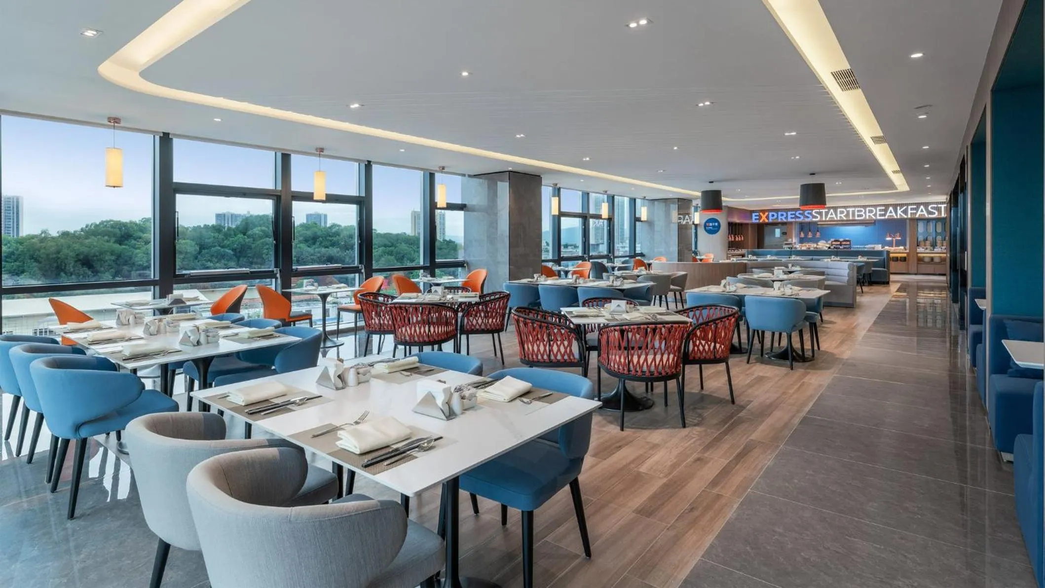 Restaurant/places to eat in Holiday Inn Express Foshan Sanshui by IHG