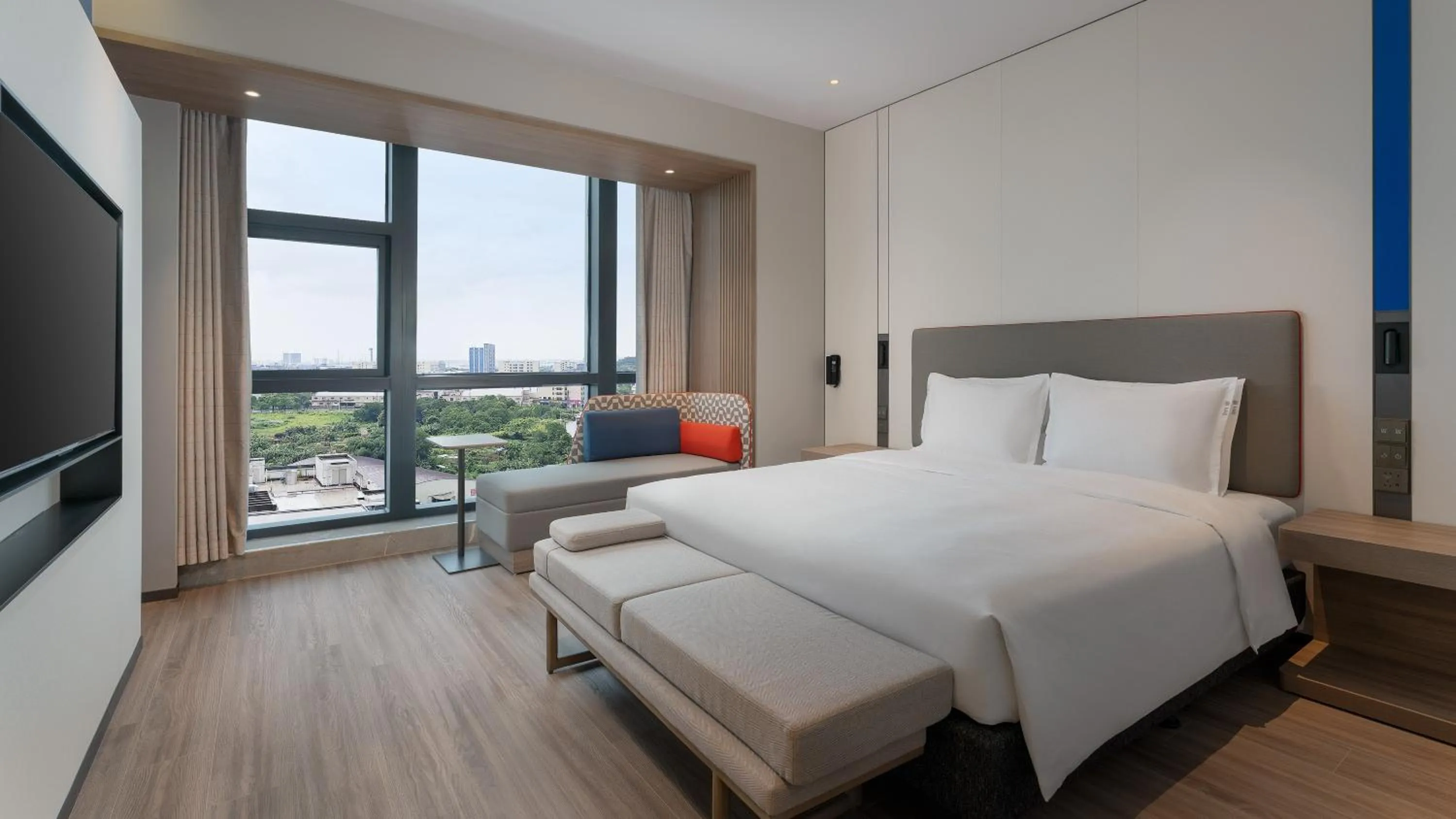 Bed in Holiday Inn Express Foshan Sanshui by IHG