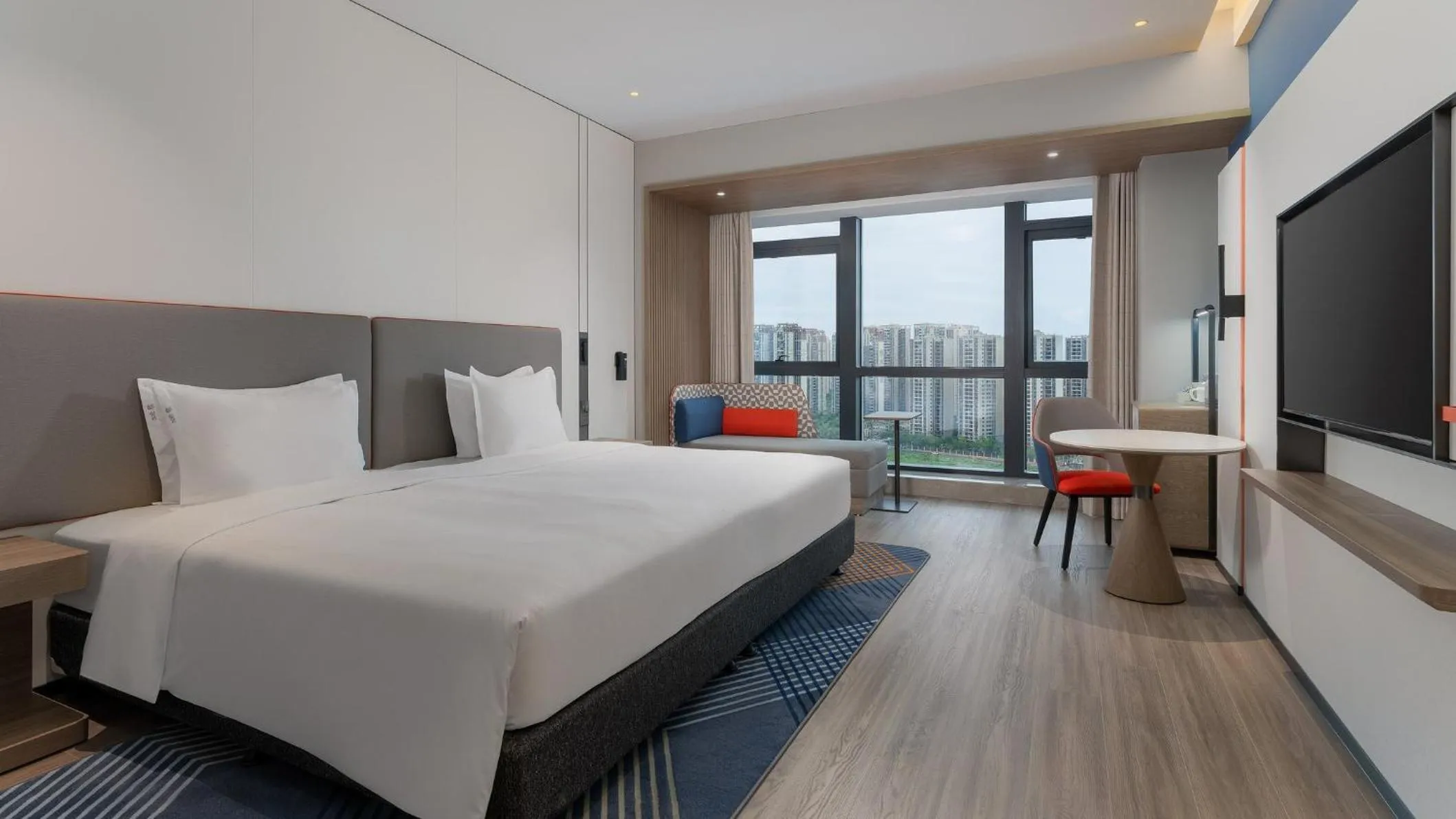 Photo of the whole room, Bed in Holiday Inn Express Foshan Sanshui by IHG