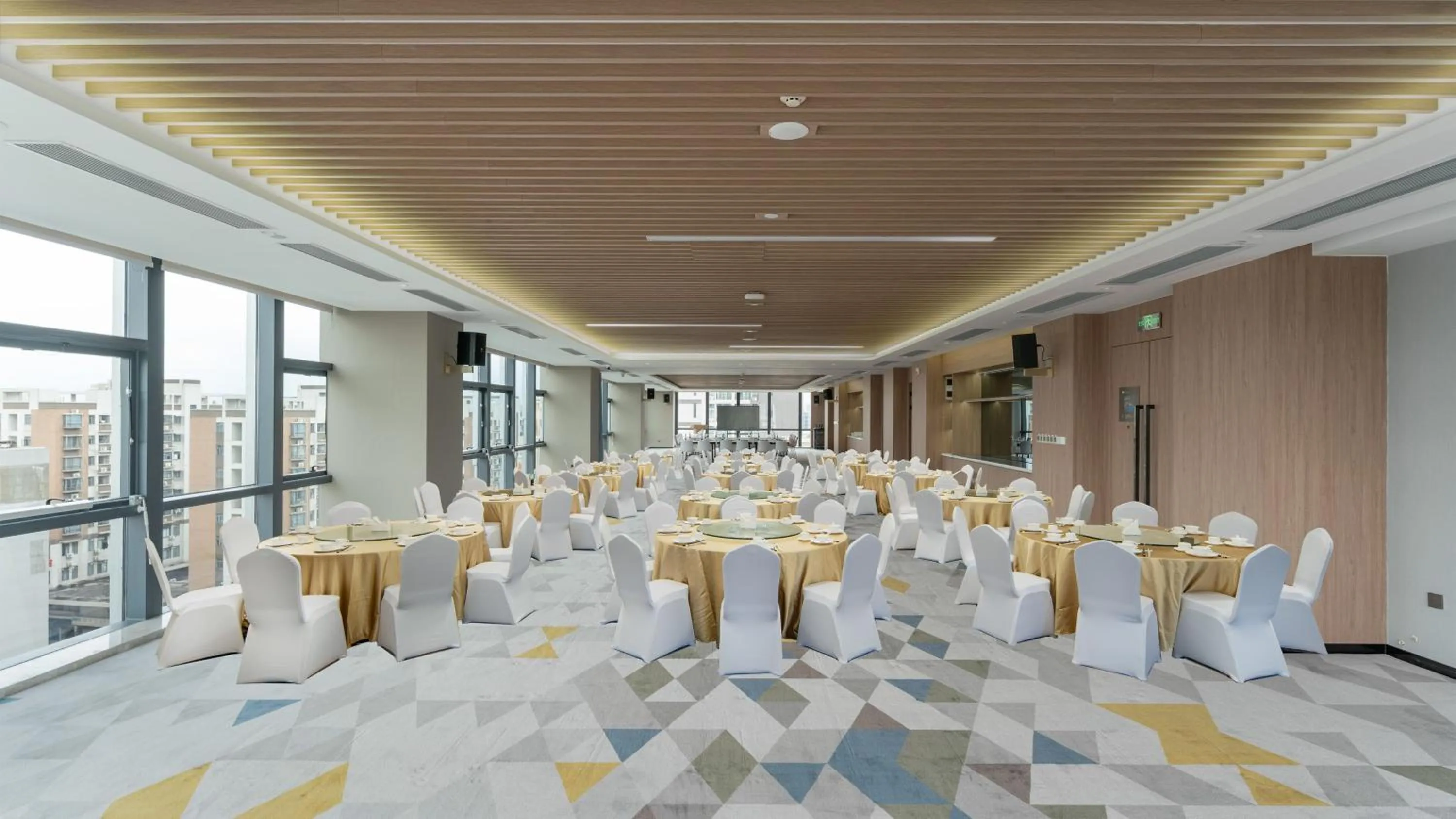 Meeting/conference room in Holiday Inn Express Foshan Sanshui by IHG