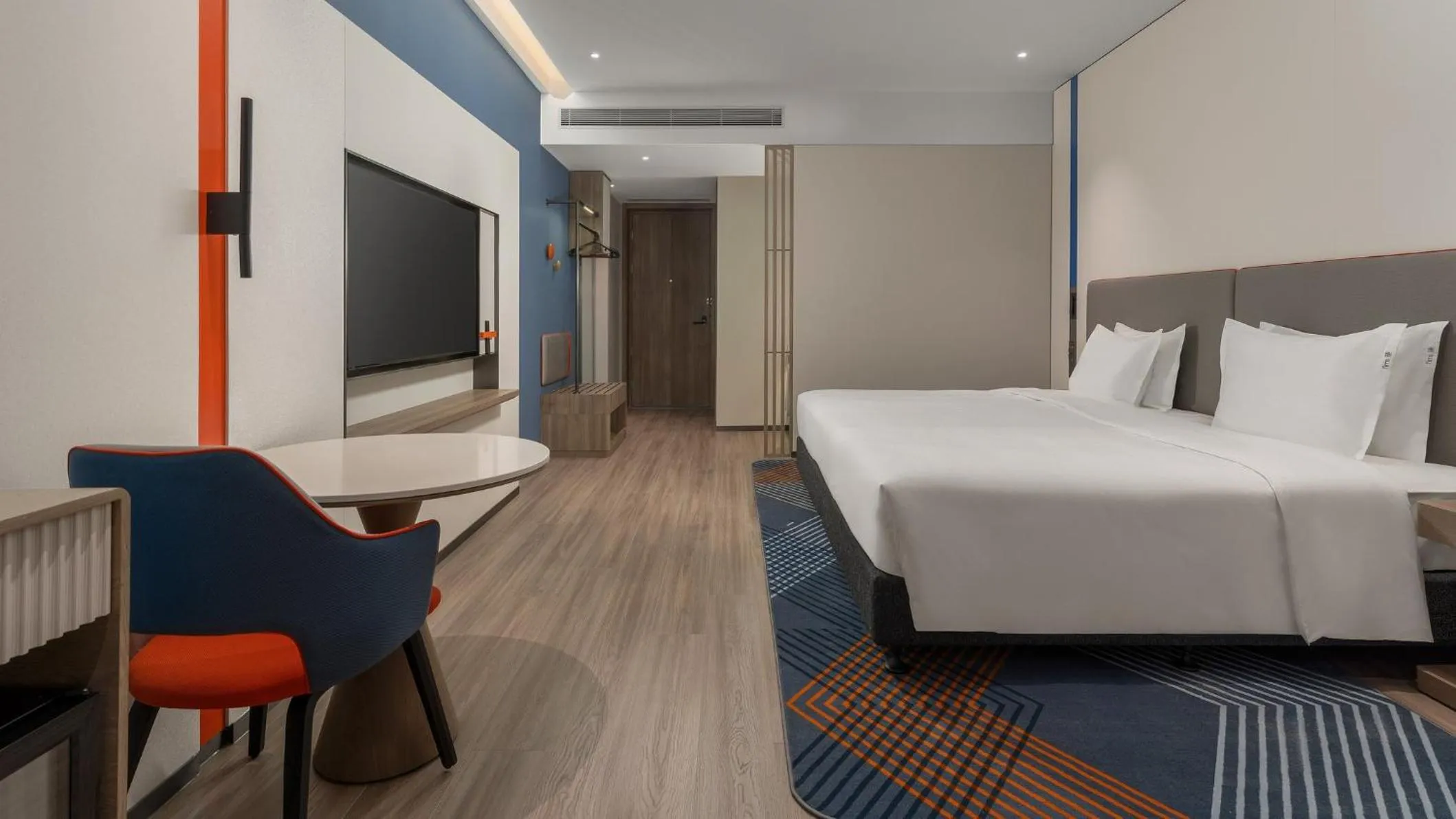 Photo of the whole room, Bed in Holiday Inn Express Foshan Sanshui by IHG