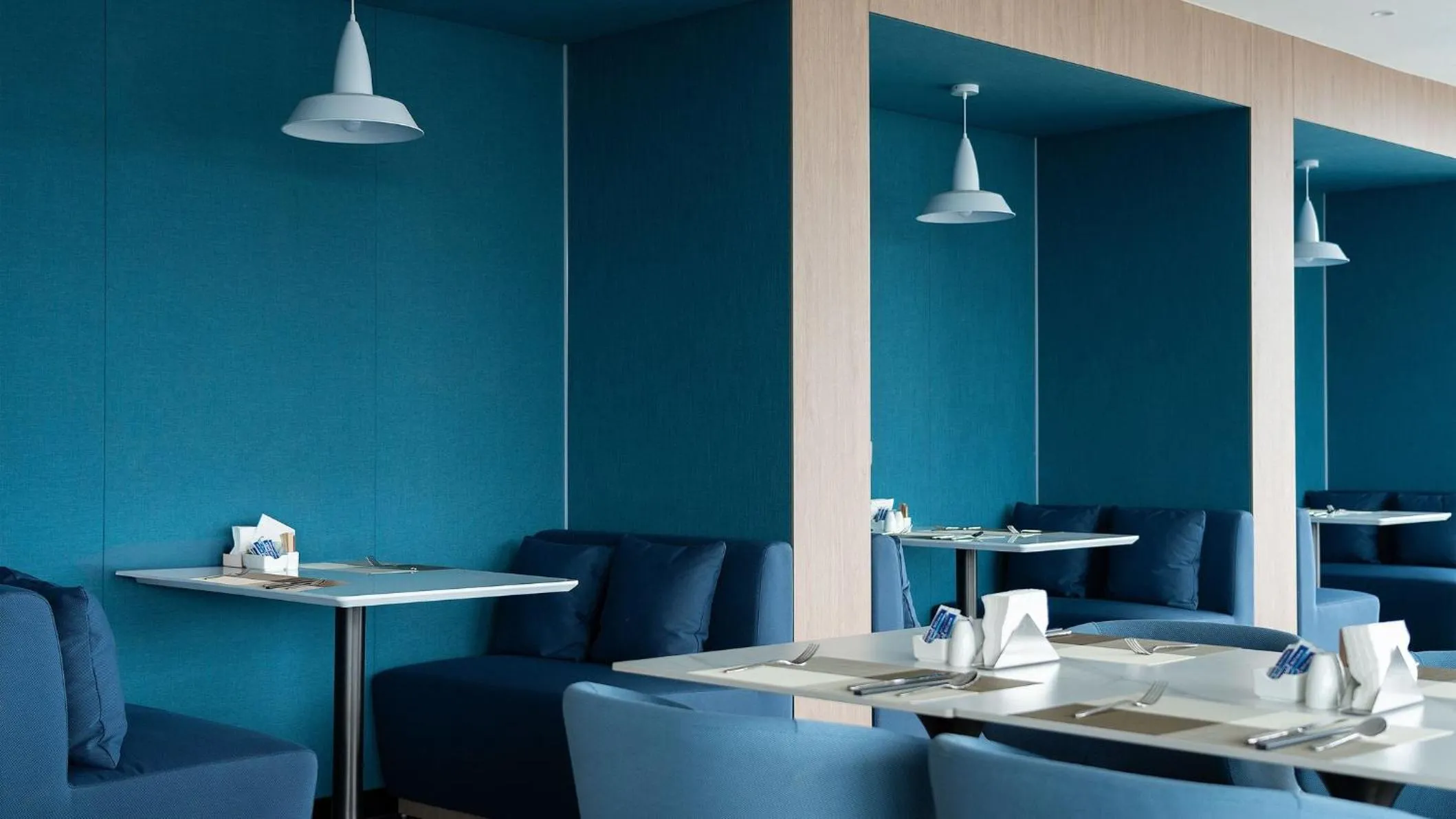 Restaurant/places to eat in Holiday Inn Express Foshan Sanshui by IHG