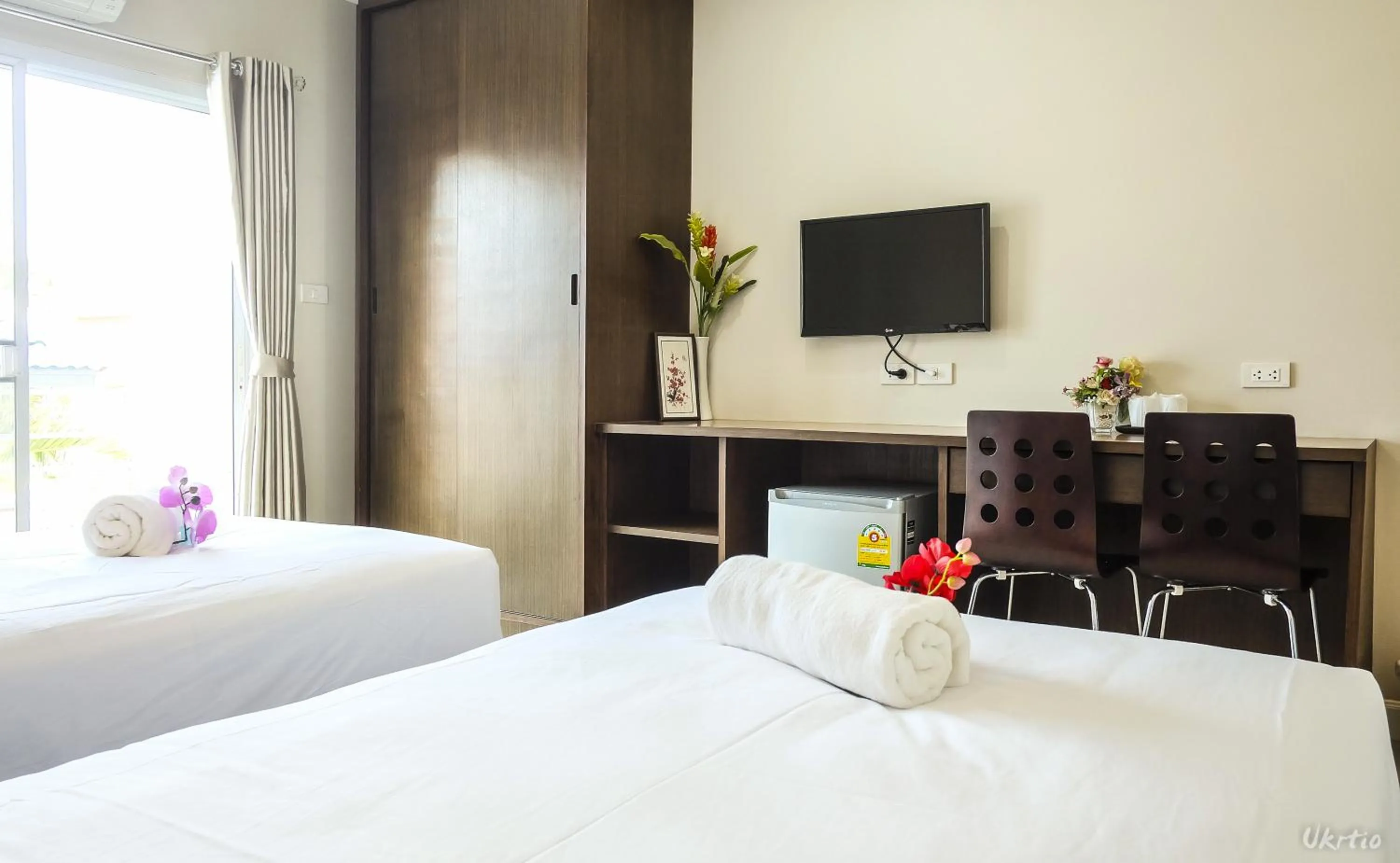 Photo of the whole room, Bed in The Room Mahidol Chiangmai