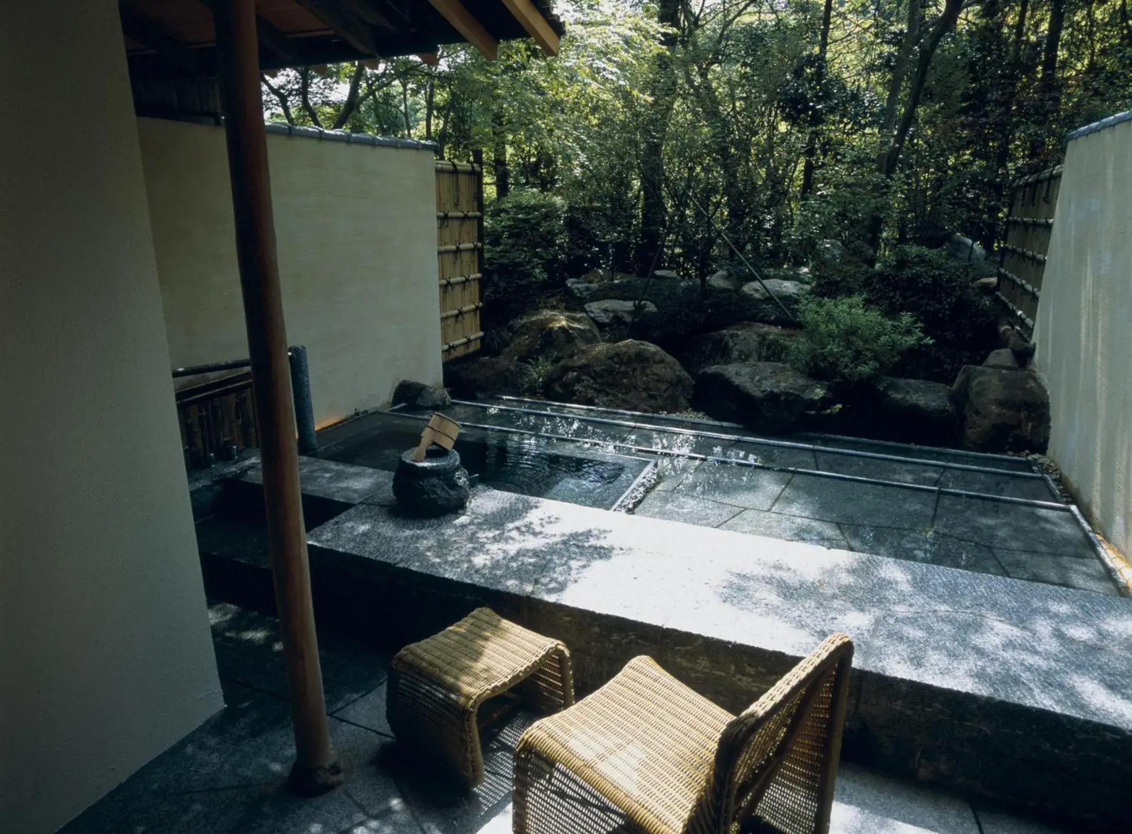 Japanese-Style Room with Open-Air Stone Bath in Gora Kadan Japanese-Style Room with Open-Air Stone Bath in Gora Kadan