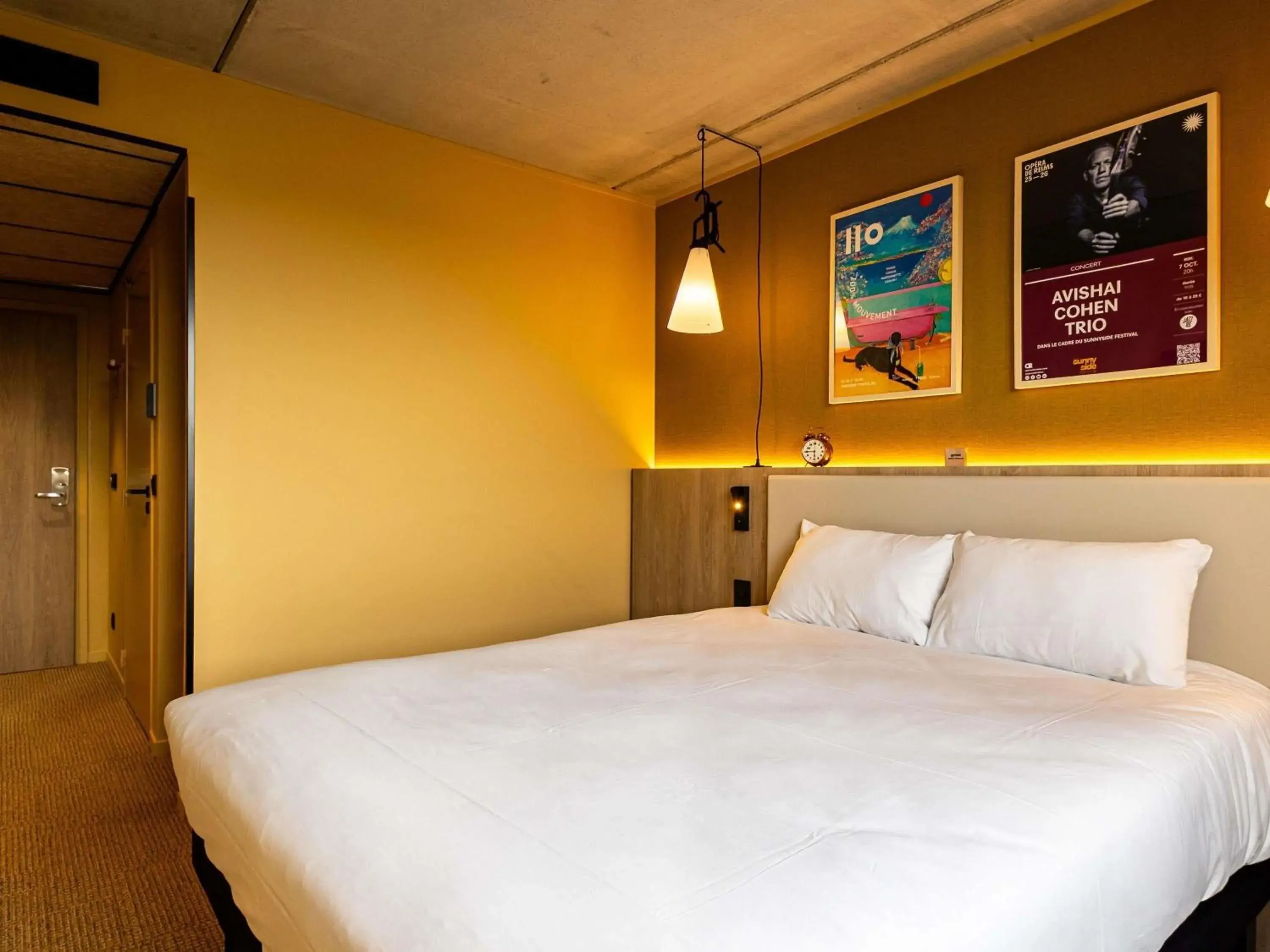 POP Room with One Double Bed in greet Hotel Reims Tinqueux POP Room with One Double Bed in greet Hotel Reims Tinqueux