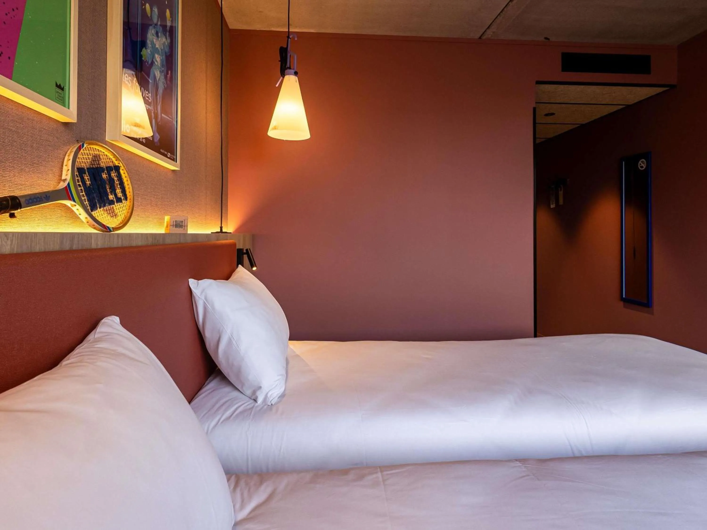 Bedroom, Bed in greet Hotel Reims Tinqueux