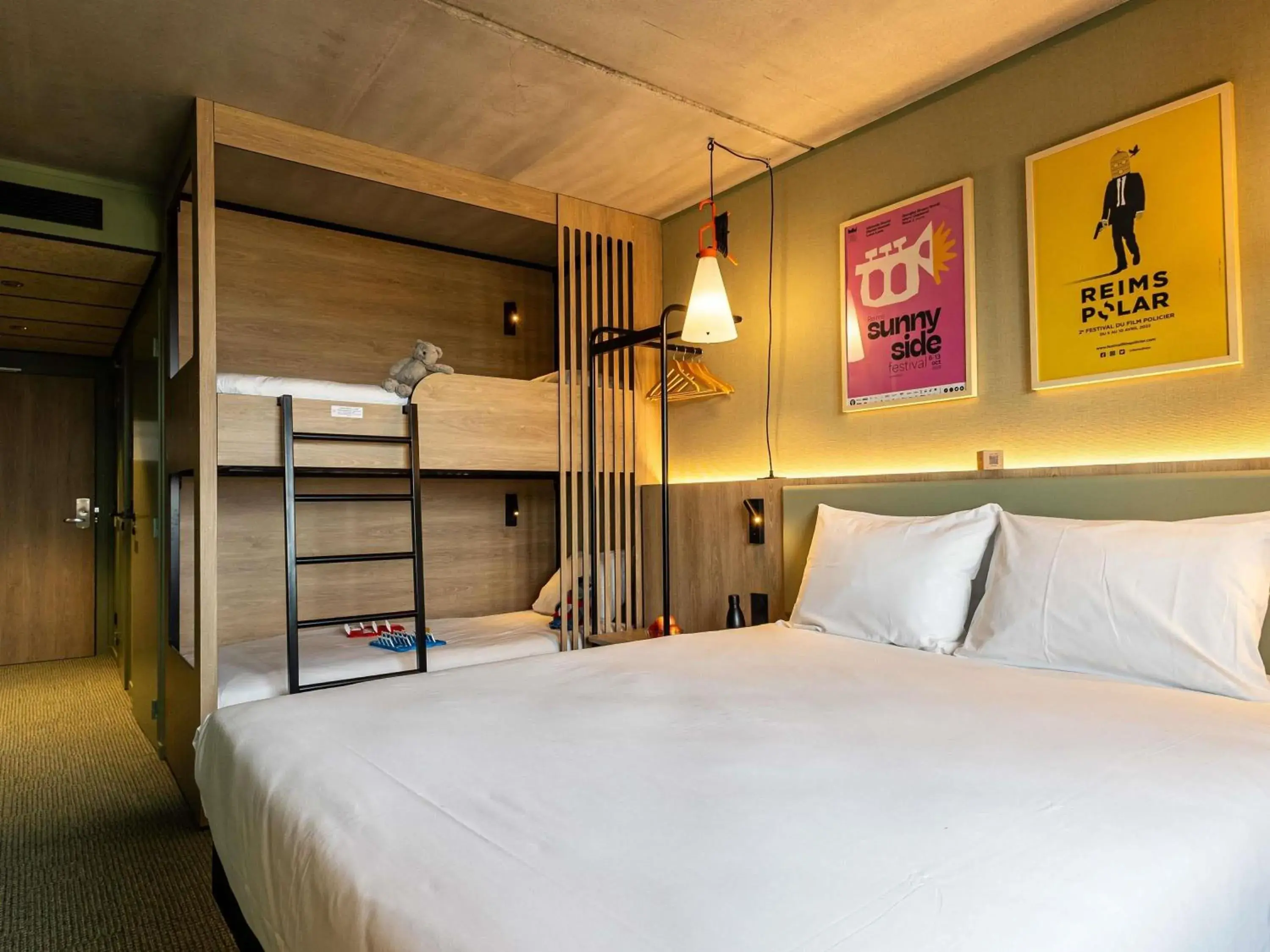 POP Family Room in greet Hotel Reims Tinqueux POP Family Room in greet Hotel Reims Tinqueux