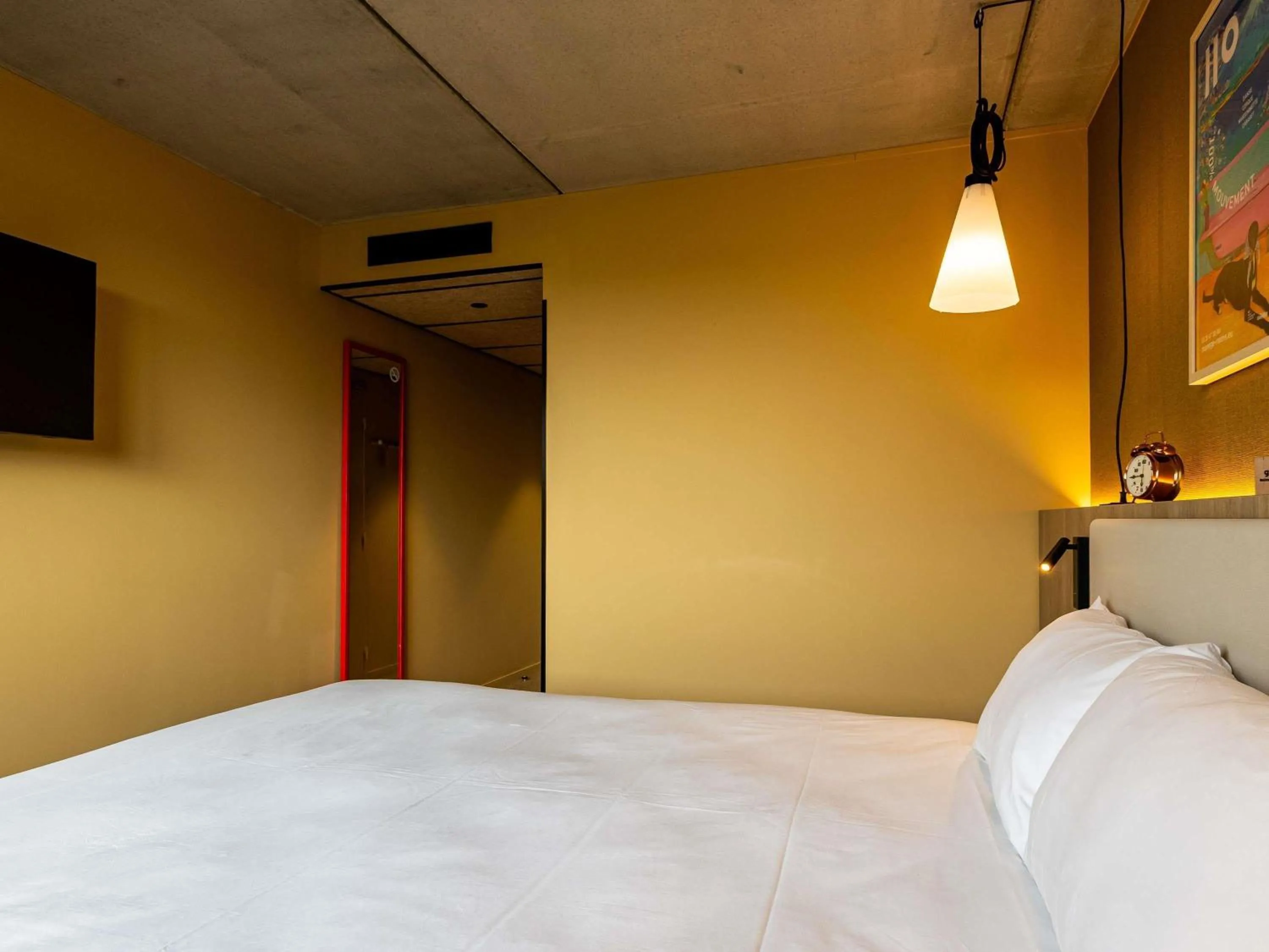 Bedroom, Bed in greet Hotel Reims Tinqueux