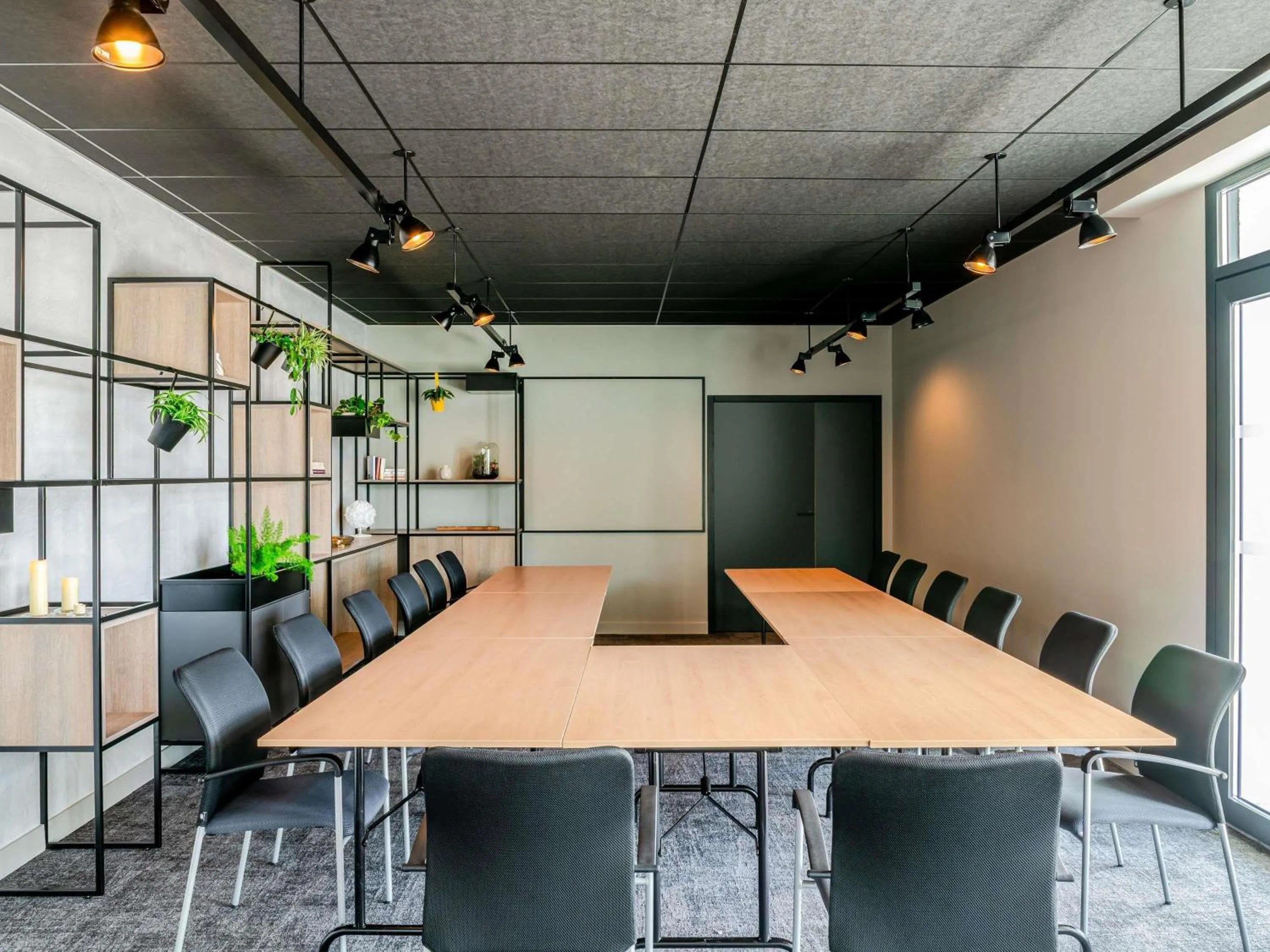 Meeting/conference room in ibis Bordeaux Nord Carbon Blanc