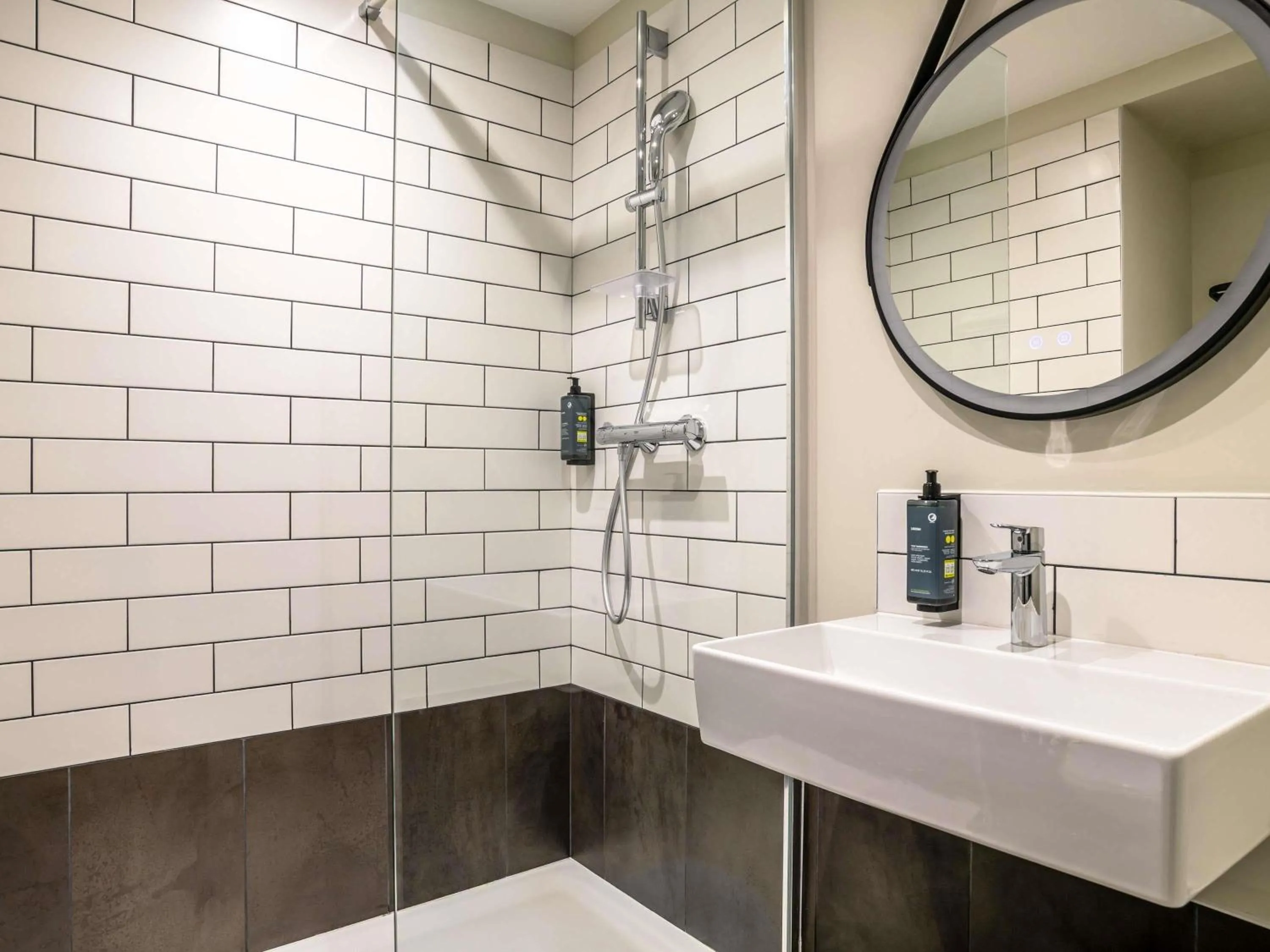 Bedroom in ibis Bordeaux Nord Carbon Blanc